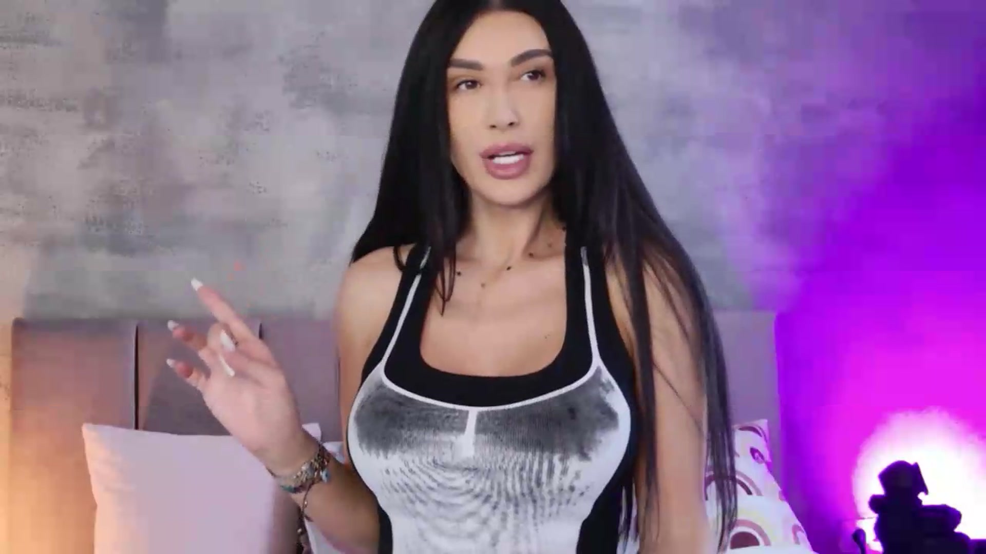 Gallery image thumbnail from Monalise's myfreecams stream on, 07/26/2026, 11:49 image 16 of 20