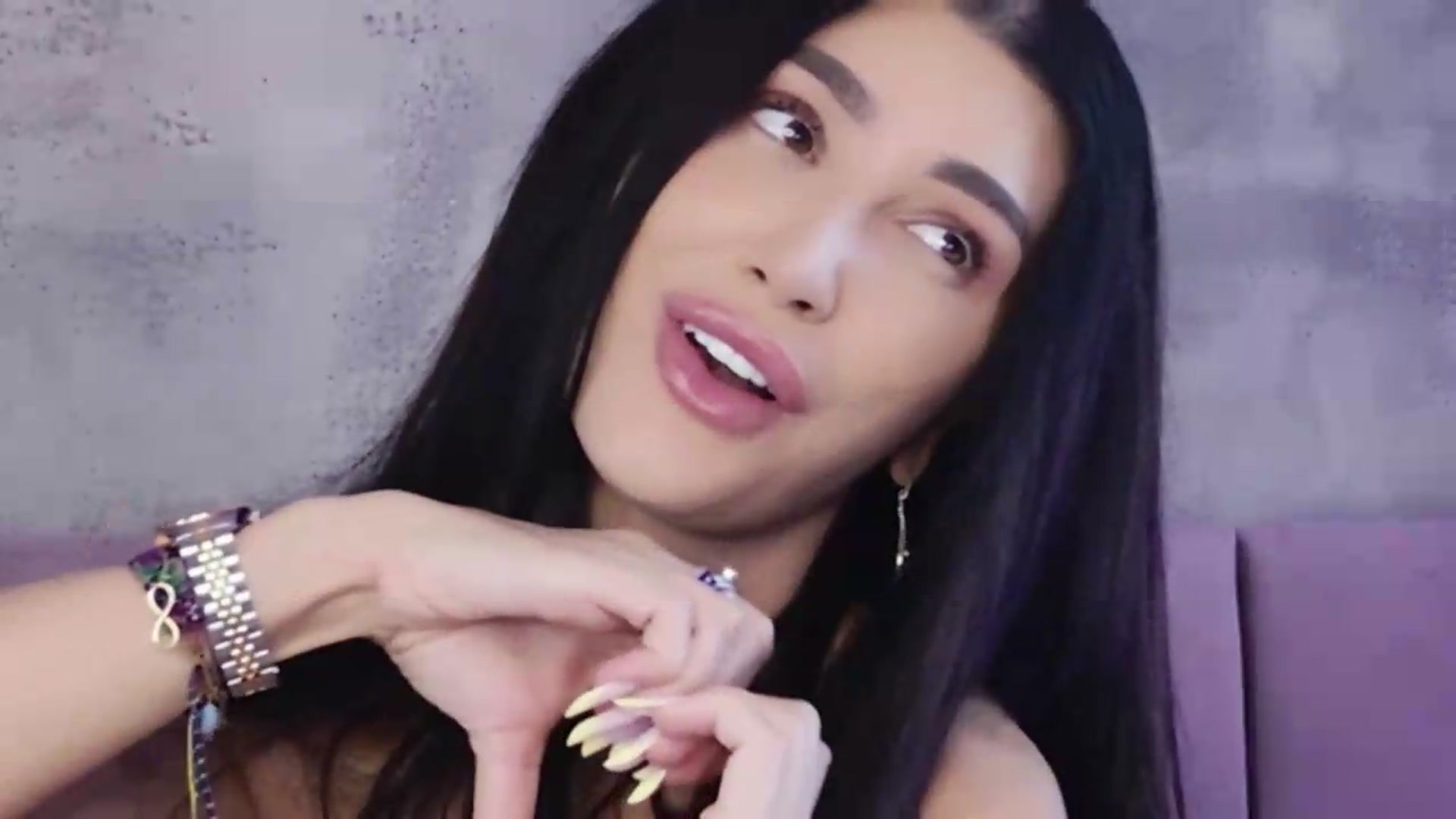 Gallery image thumbnail from Monalise's myfreecams stream on, 07/31/2026, 14:08 image 14 of 20