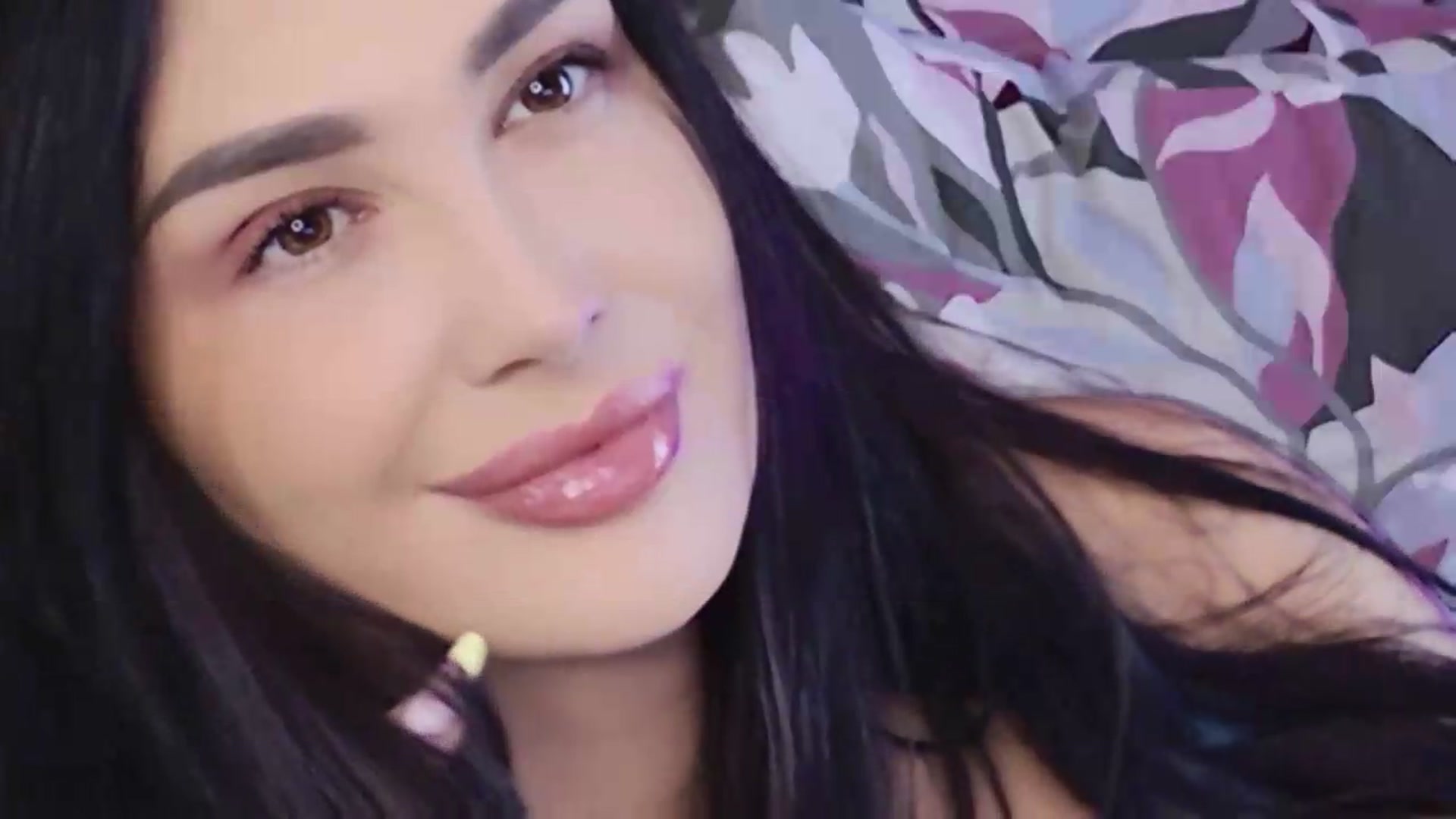 Gallery image thumbnail from Monalise's myfreecams stream on, 07/31/2026, 14:08 image 6 of 20