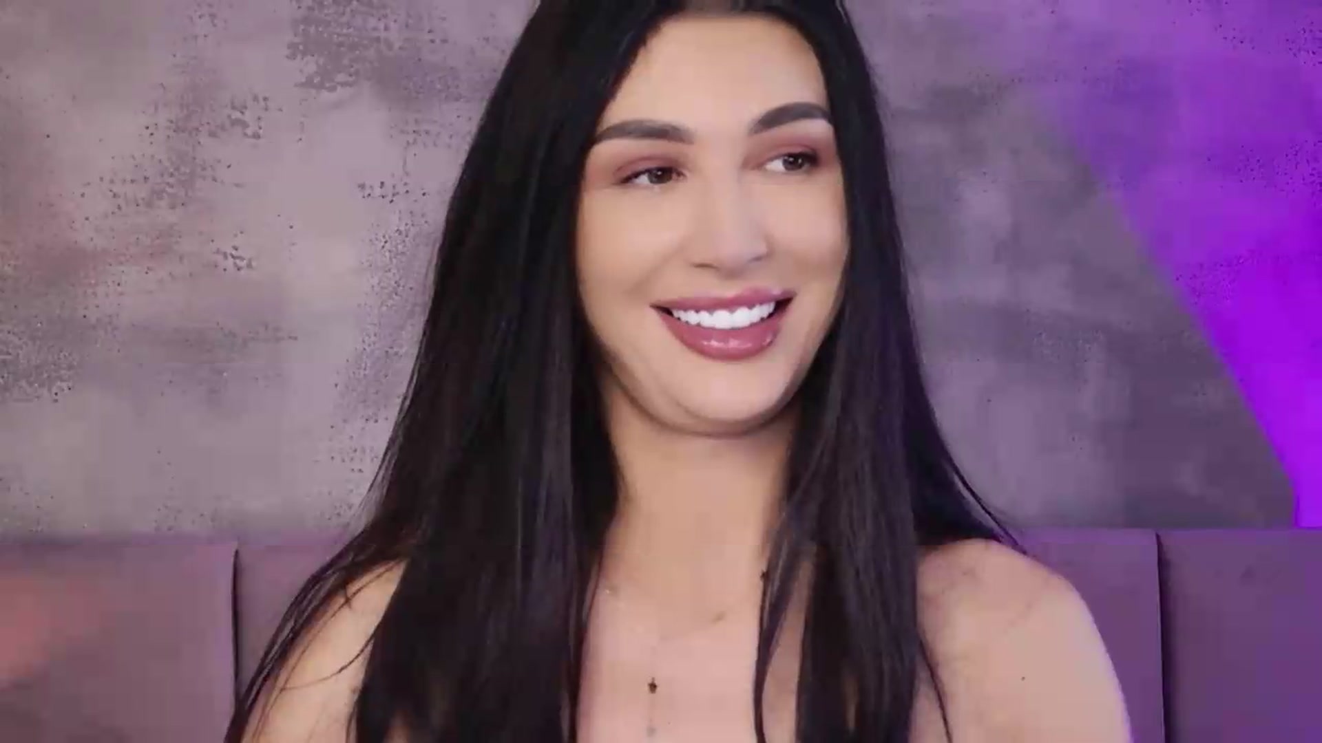 Gallery image thumbnail from Monalise's myfreecams stream on, 08/01/2026, 13:42 image 10 of 20