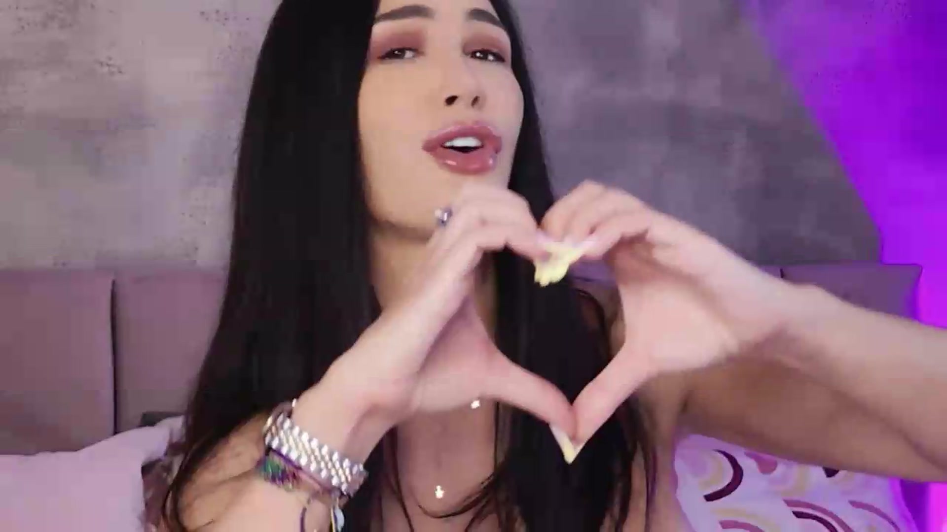 Gallery image thumbnail from Monalise's myfreecams stream on, 08/01/2026, 13:42 image 4 of 20