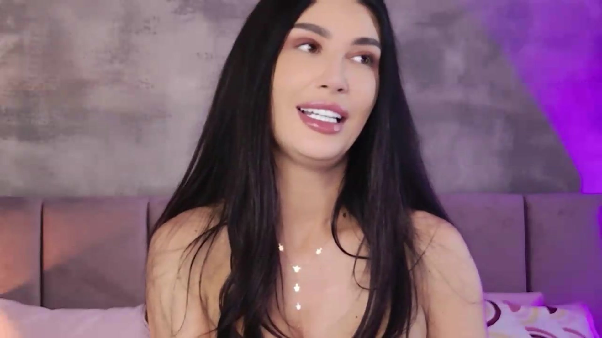 Gallery image thumbnail from Monalise's myfreecams stream on, 08/01/2026, 16:02 image 4 of 20