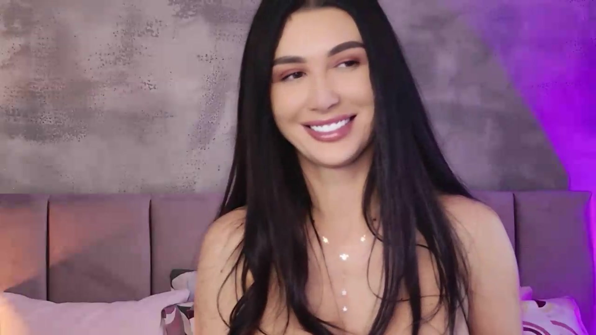 Gallery image thumbnail from Monalise's myfreecams stream on, 08/01/2026, 16:02 image 7 of 20