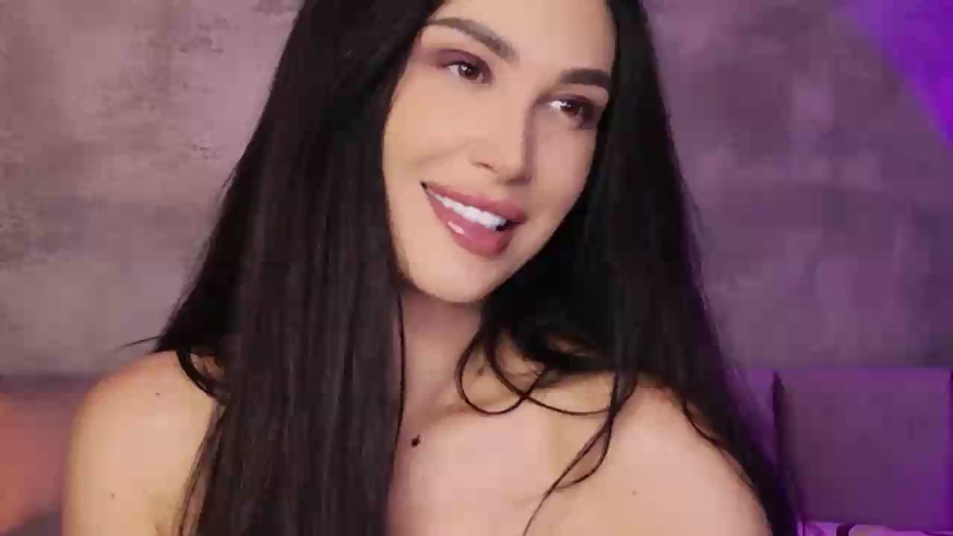 Gallery image thumbnail from Monalise's myfreecams stream on, 08/02/2026, 18:10 image 17 of 20