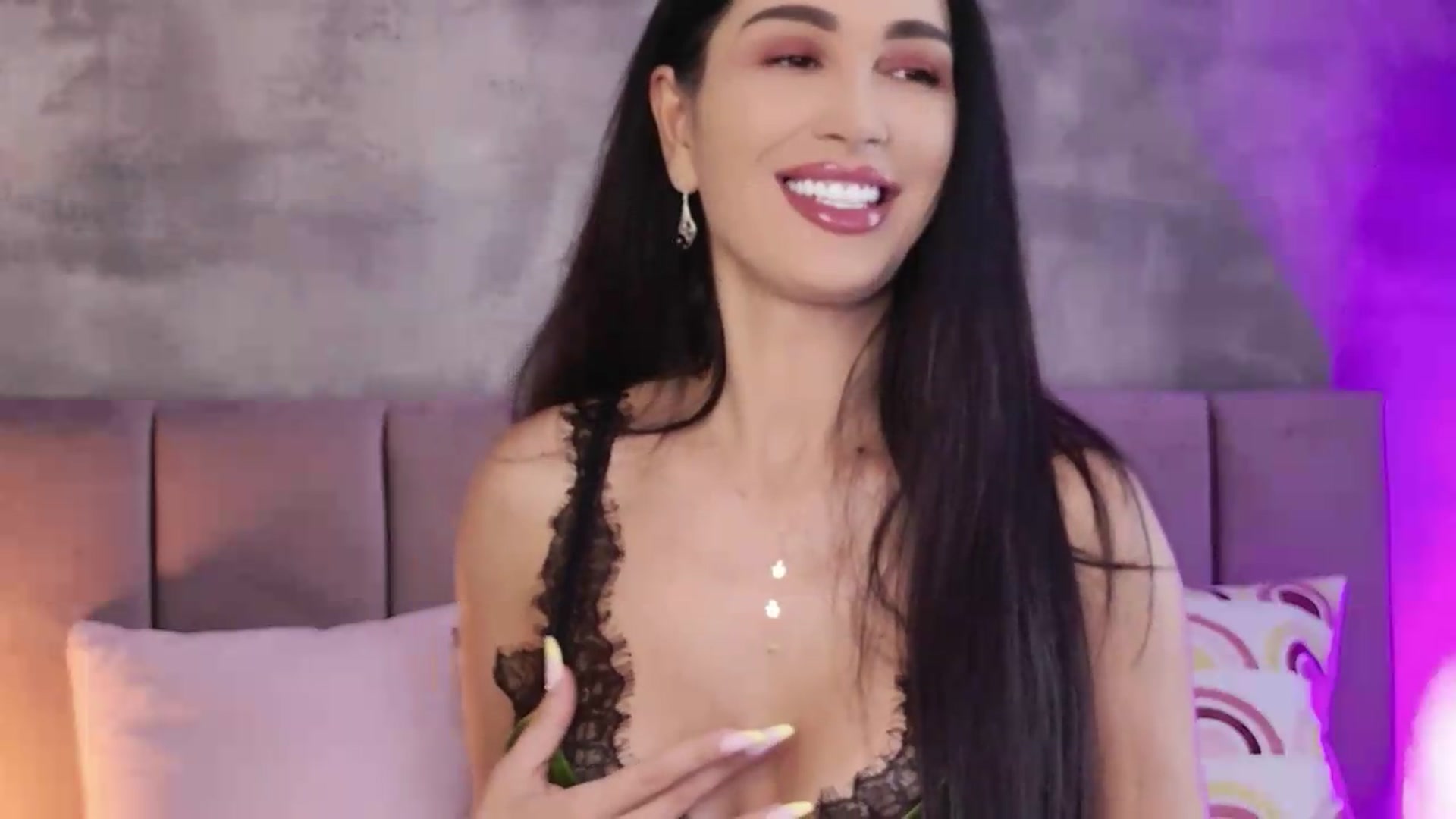 Gallery image thumbnail from Monalise's myfreecams stream on, 08/07/2026, 12:38 image 9 of 20