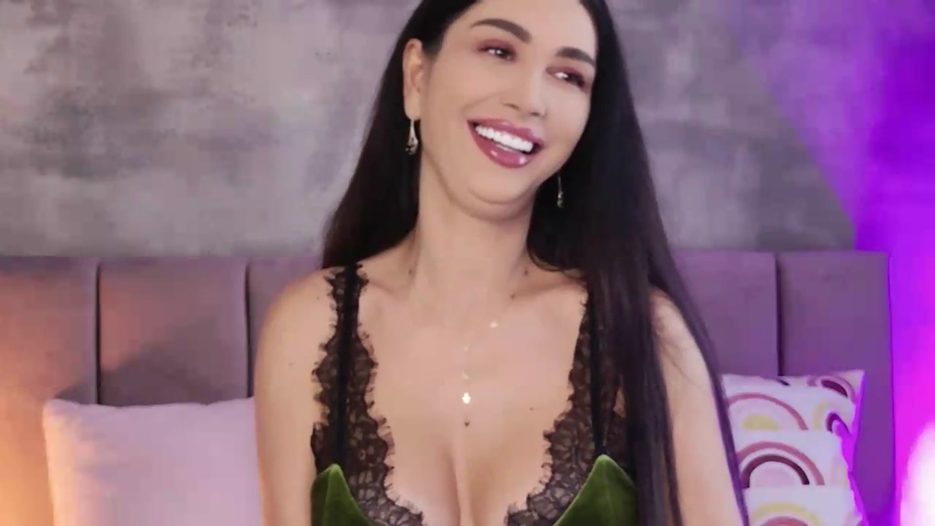Gallery image thumbnail from Monalise's myfreecams stream on, 08/07/2026, 12:38 image 10 of 20