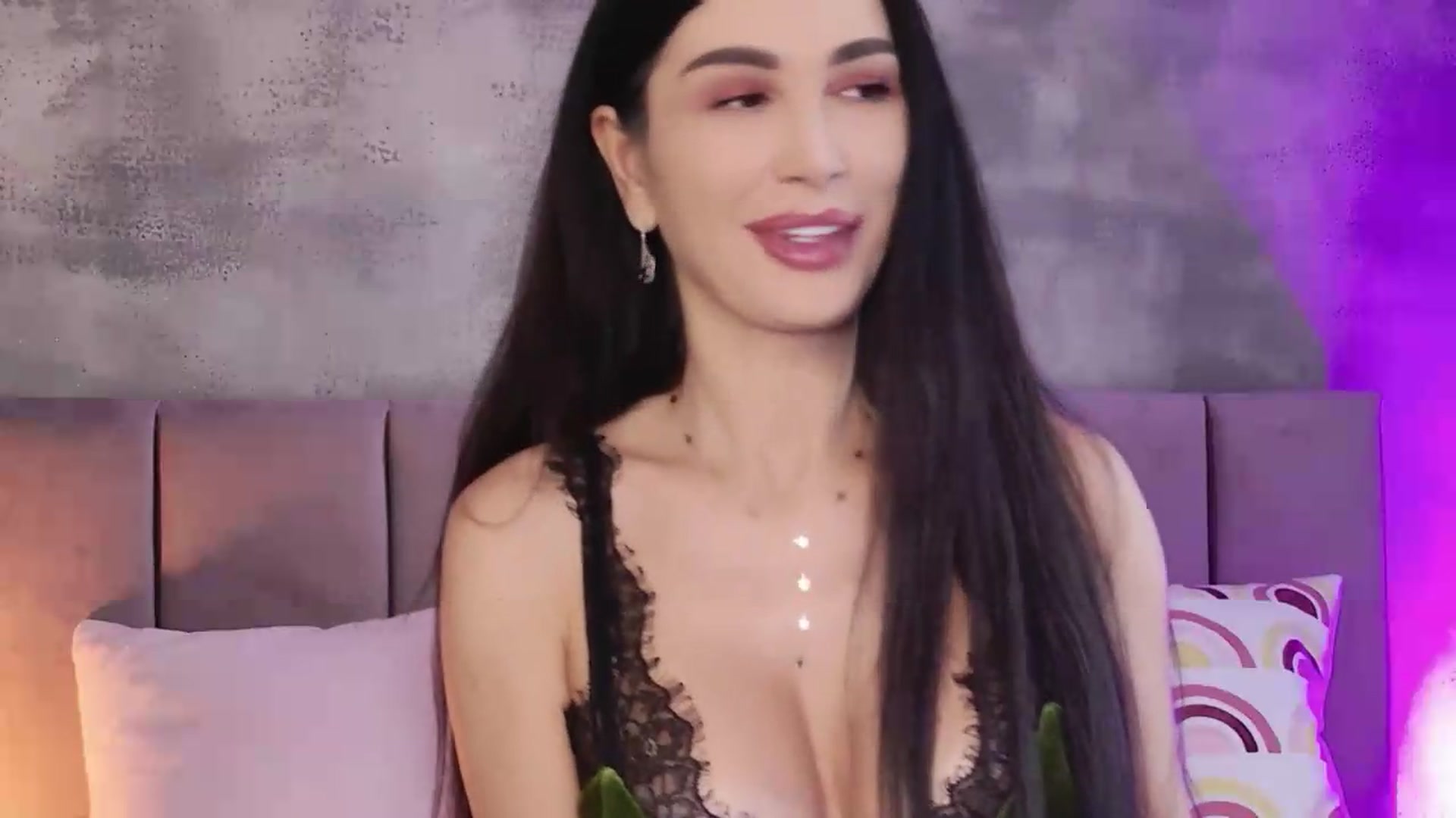 Gallery image thumbnail from Monalise's myfreecams stream on, 08/07/2026, 12:38 image 16 of 20