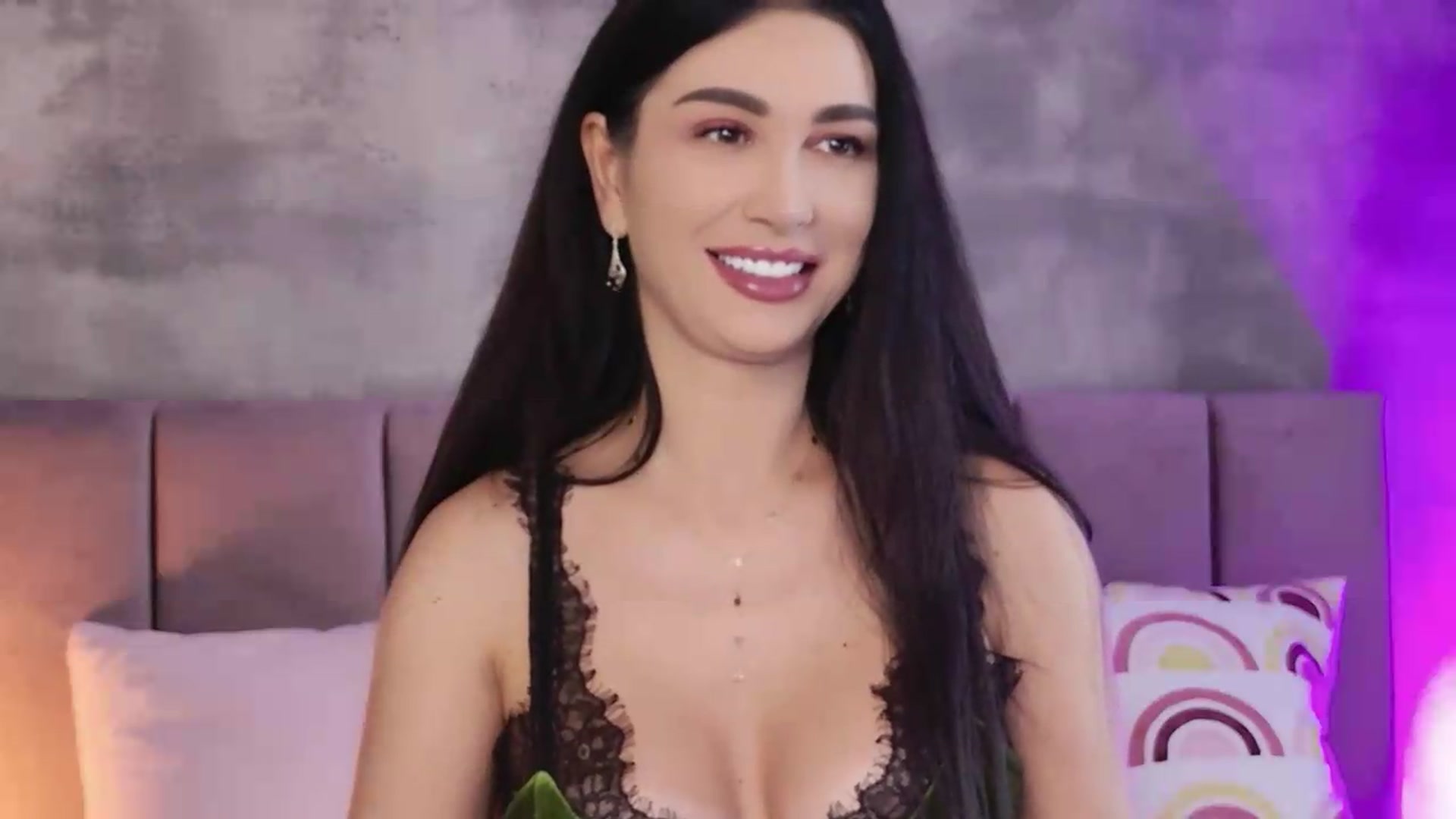 Gallery image thumbnail from Monalise's myfreecams stream on, 08/07/2026, 12:38 image 17 of 20