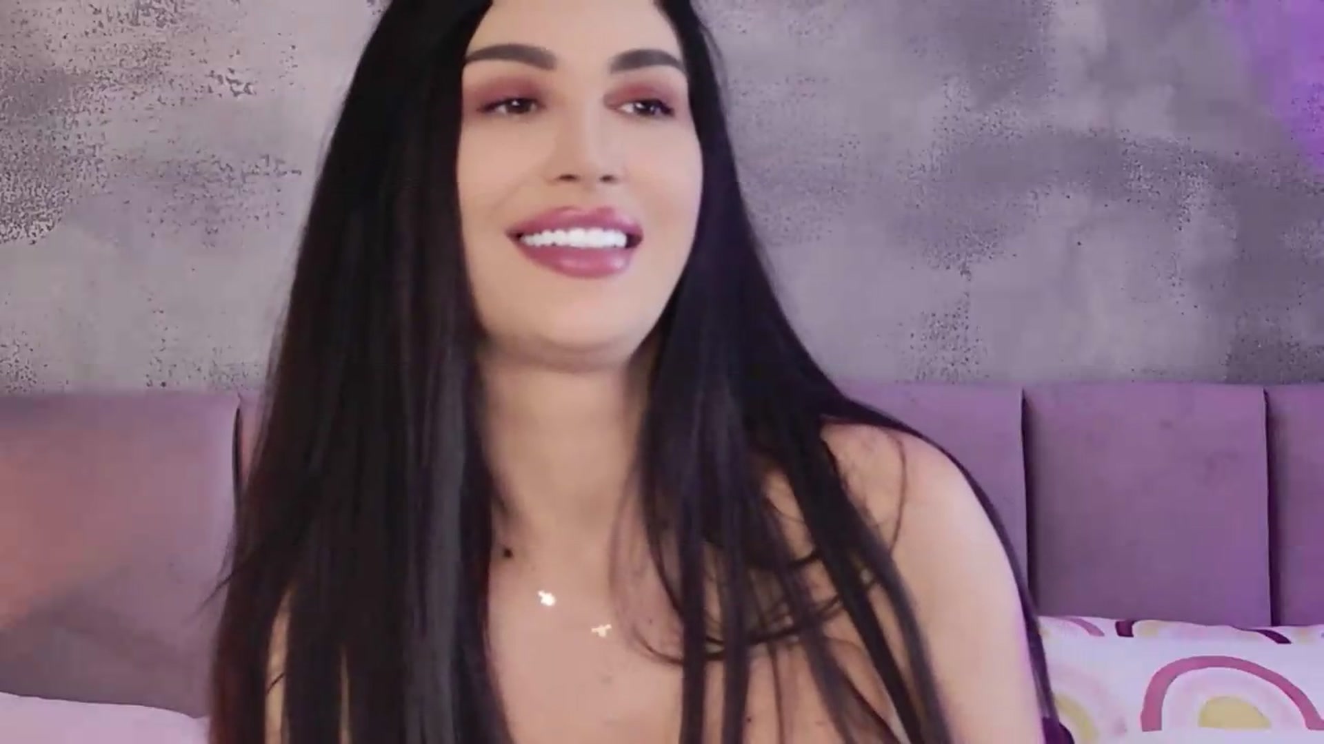 Gallery image thumbnail from Monalise's myfreecams stream on, 08/07/2026, 15:22 image 17 of 20