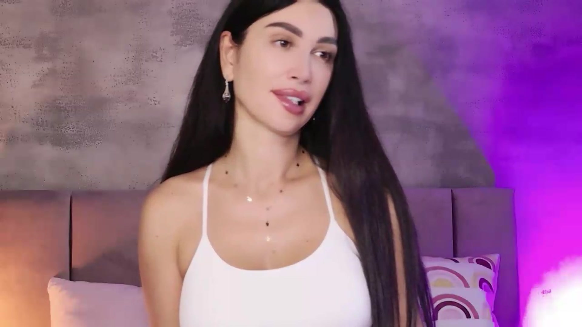 Gallery image thumbnail from Monalise's myfreecams stream on, 08/08/2026, 15:58 image 13 of 20