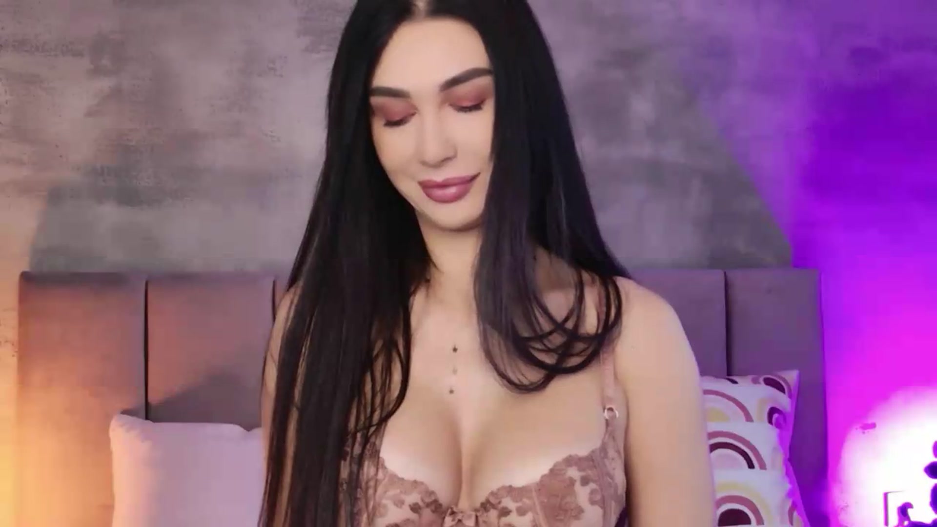 Gallery image thumbnail from Monalise's myfreecams stream on, 08/12/2026, 06:37 image 9 of 20