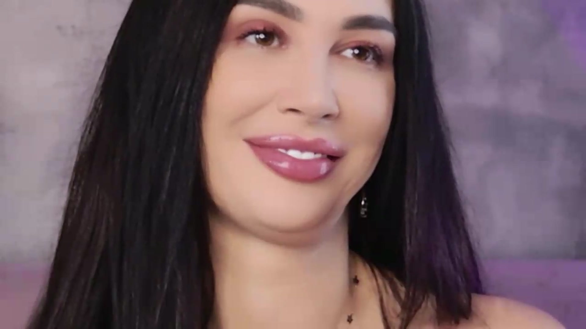 Gallery image thumbnail from Monalise's myfreecams stream on, 08/12/2026, 07:33 image 6 of 20