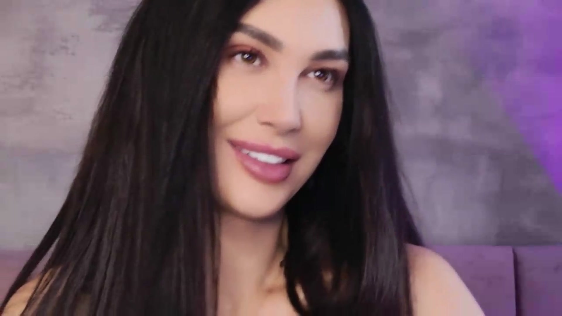 Gallery image thumbnail from Monalise's myfreecams stream on, 08/12/2026, 10:23 image 15 of 20
