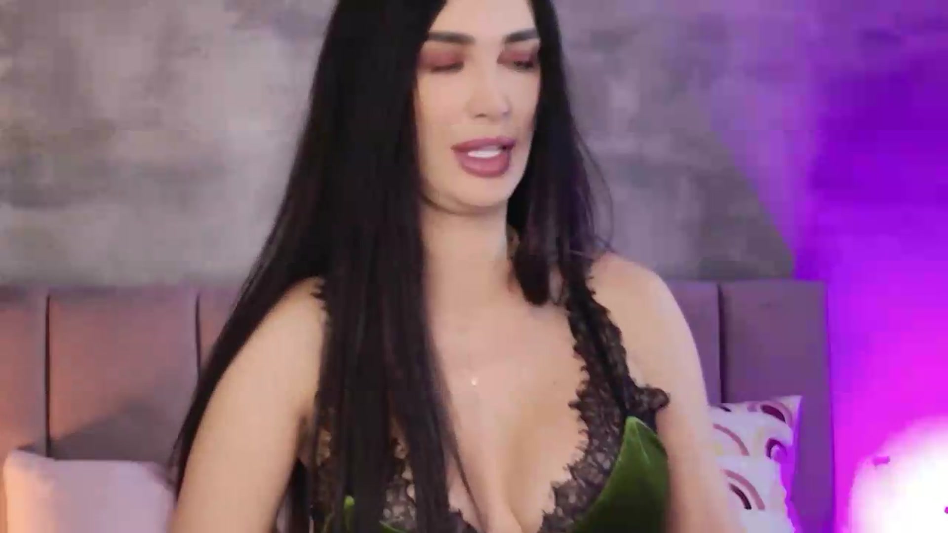 Gallery image thumbnail from Monalise's myfreecams stream on, 08/12/2026, 10:23 image 7 of 20