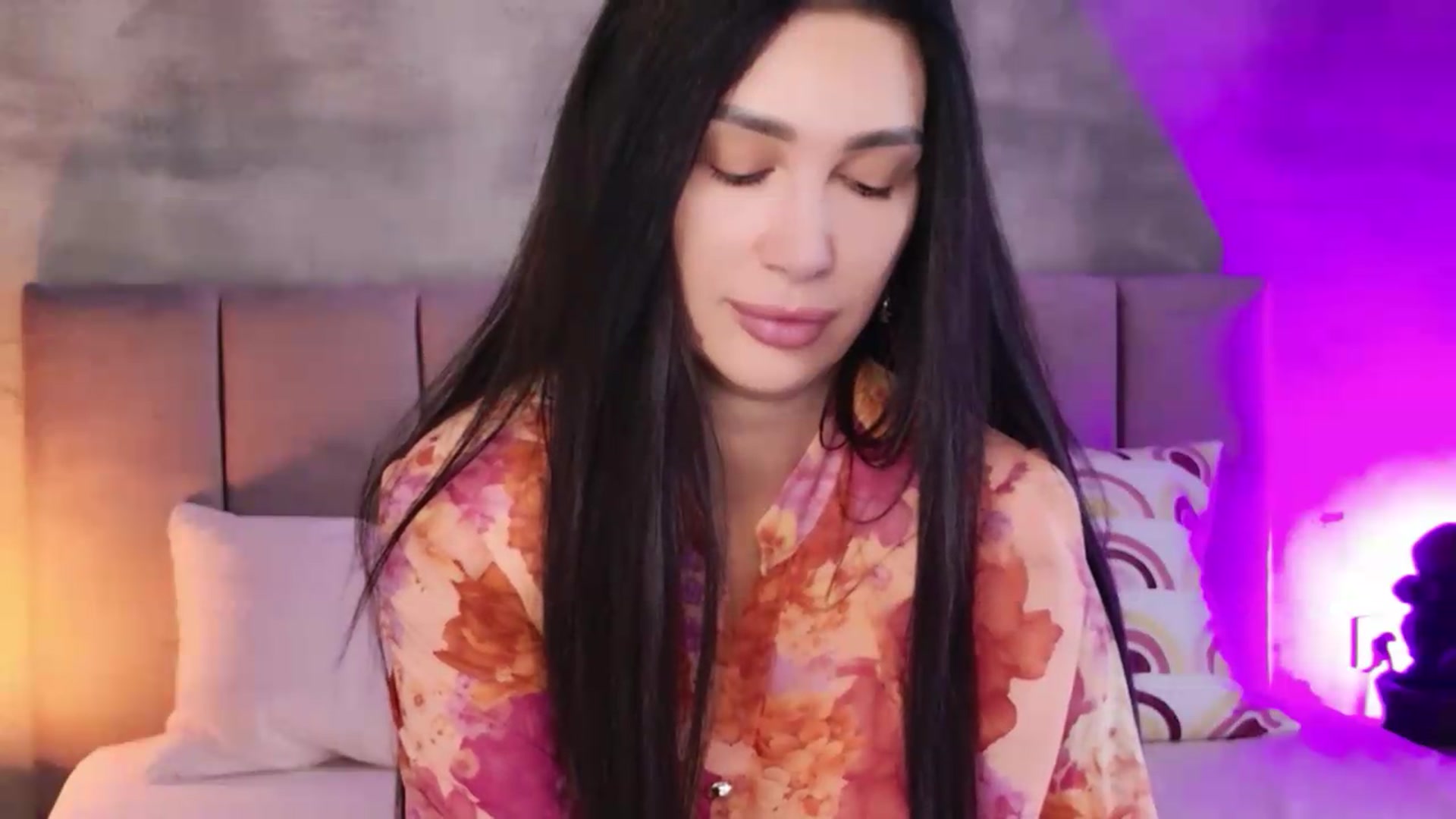 Gallery image thumbnail from Monalise's myfreecams stream on, 08/13/2026, 10:08 image 4 of 20