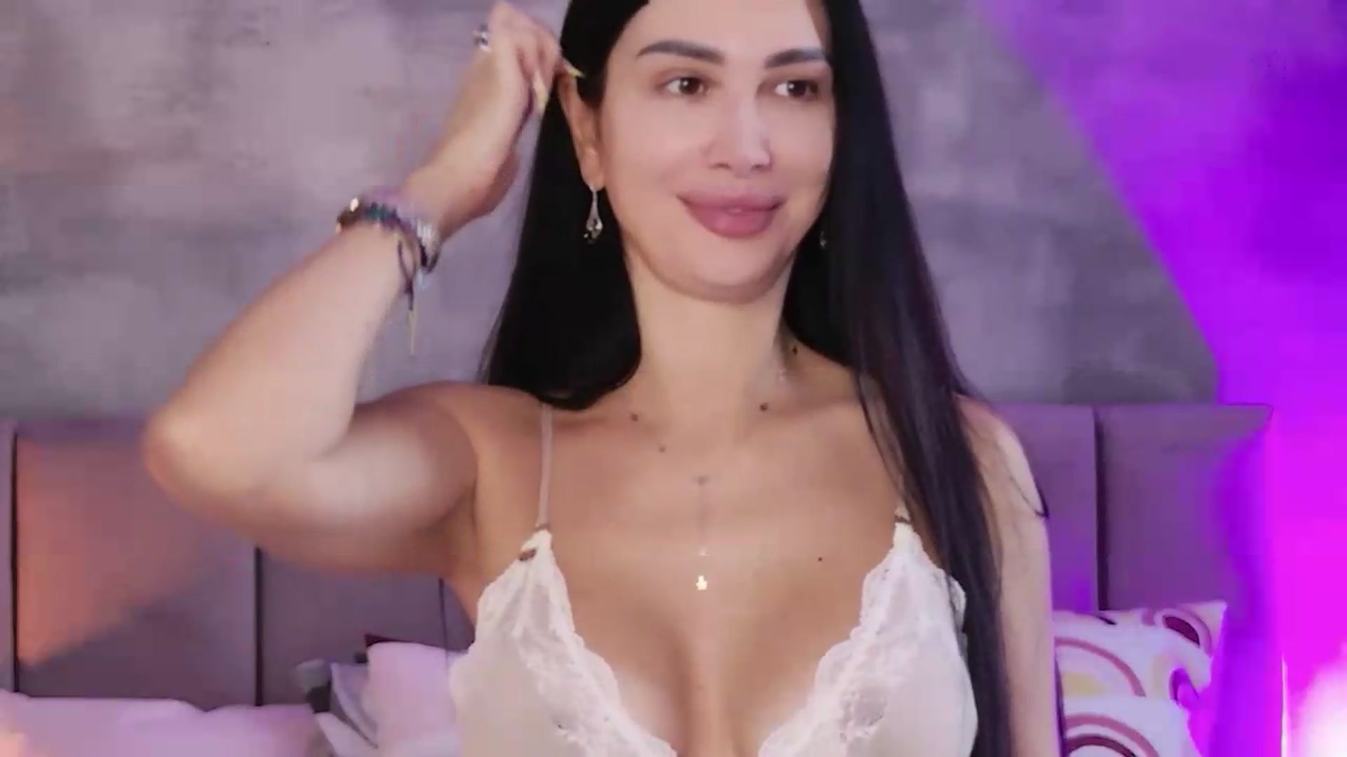 Gallery image thumbnail from Monalise's myfreecams stream on, 08/13/2026, 12:52 image 7 of 20
