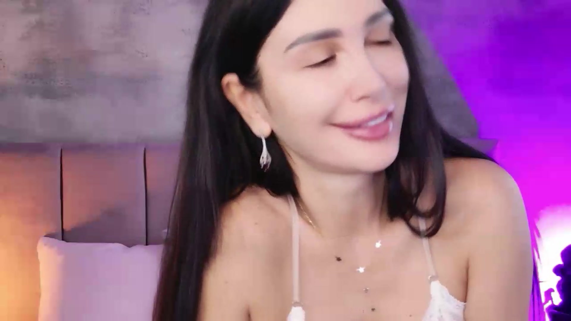 Gallery image thumbnail from Monalise's myfreecams stream on, 08/13/2026, 12:52 image 15 of 20