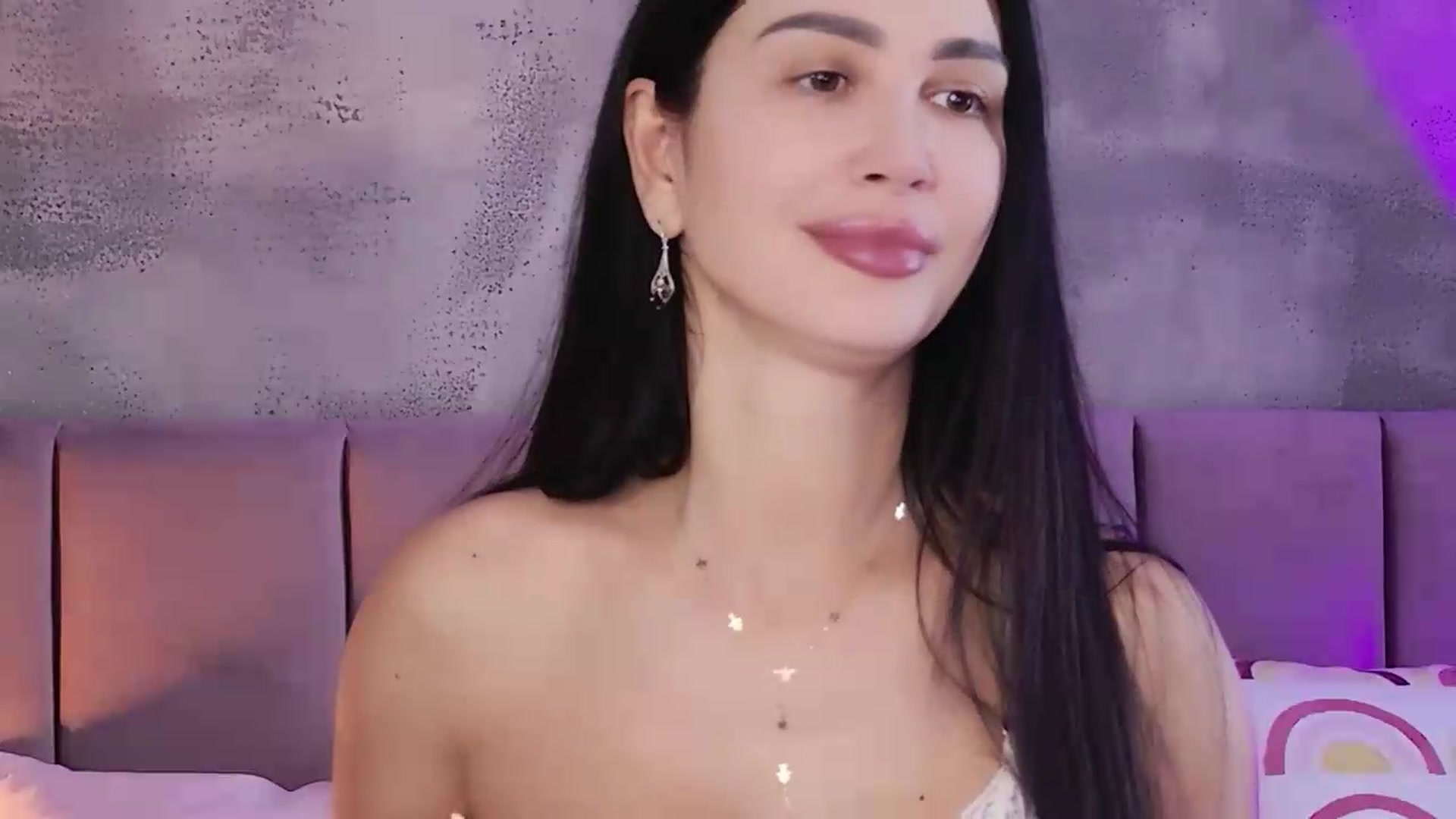 Gallery image thumbnail from Monalise's myfreecams stream on, 08/13/2026, 12:52 image 18 of 20