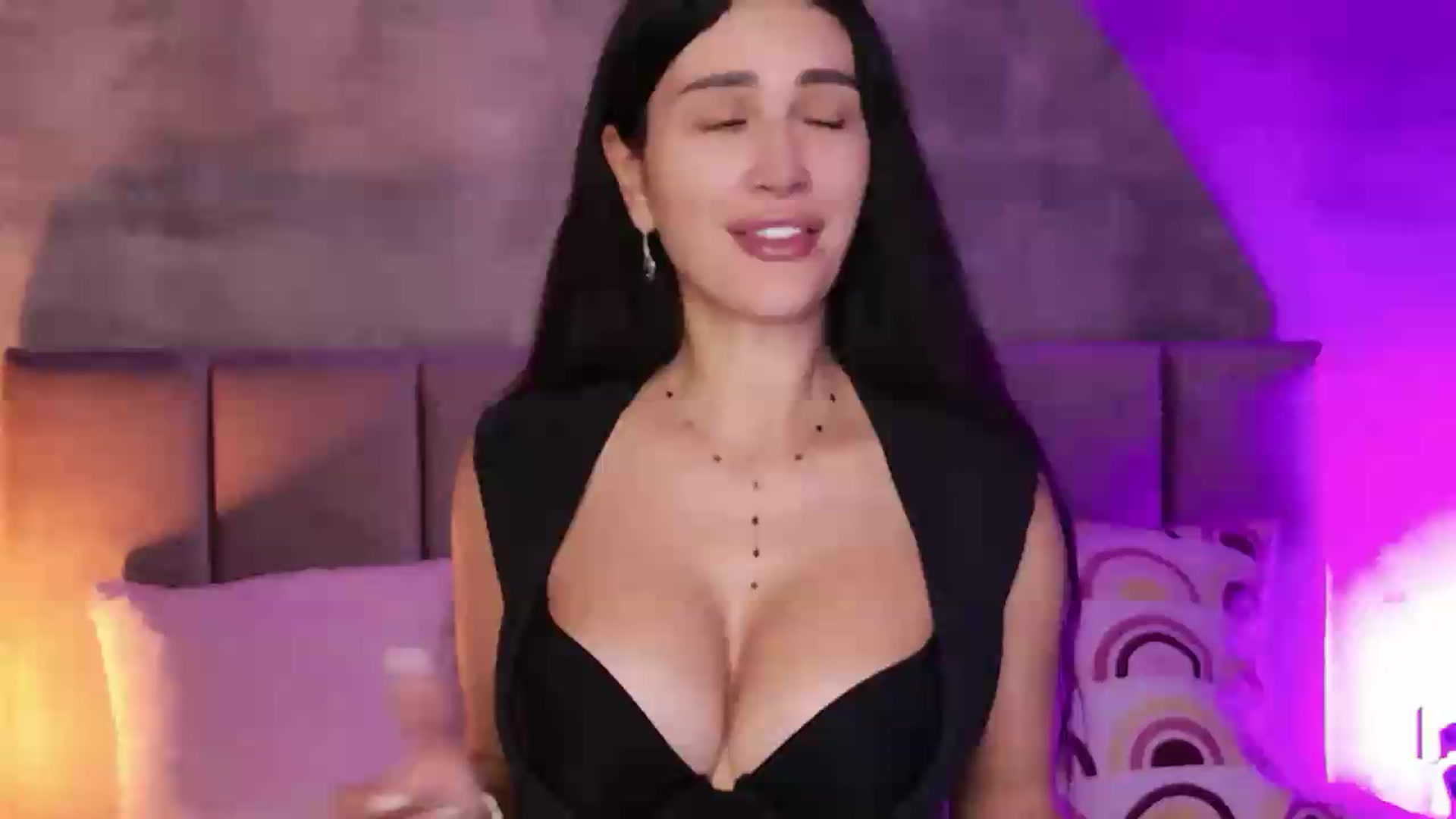 Gallery image thumbnail from Monalise's myfreecams stream on, 08/14/2026, 18:20 image 11 of 20