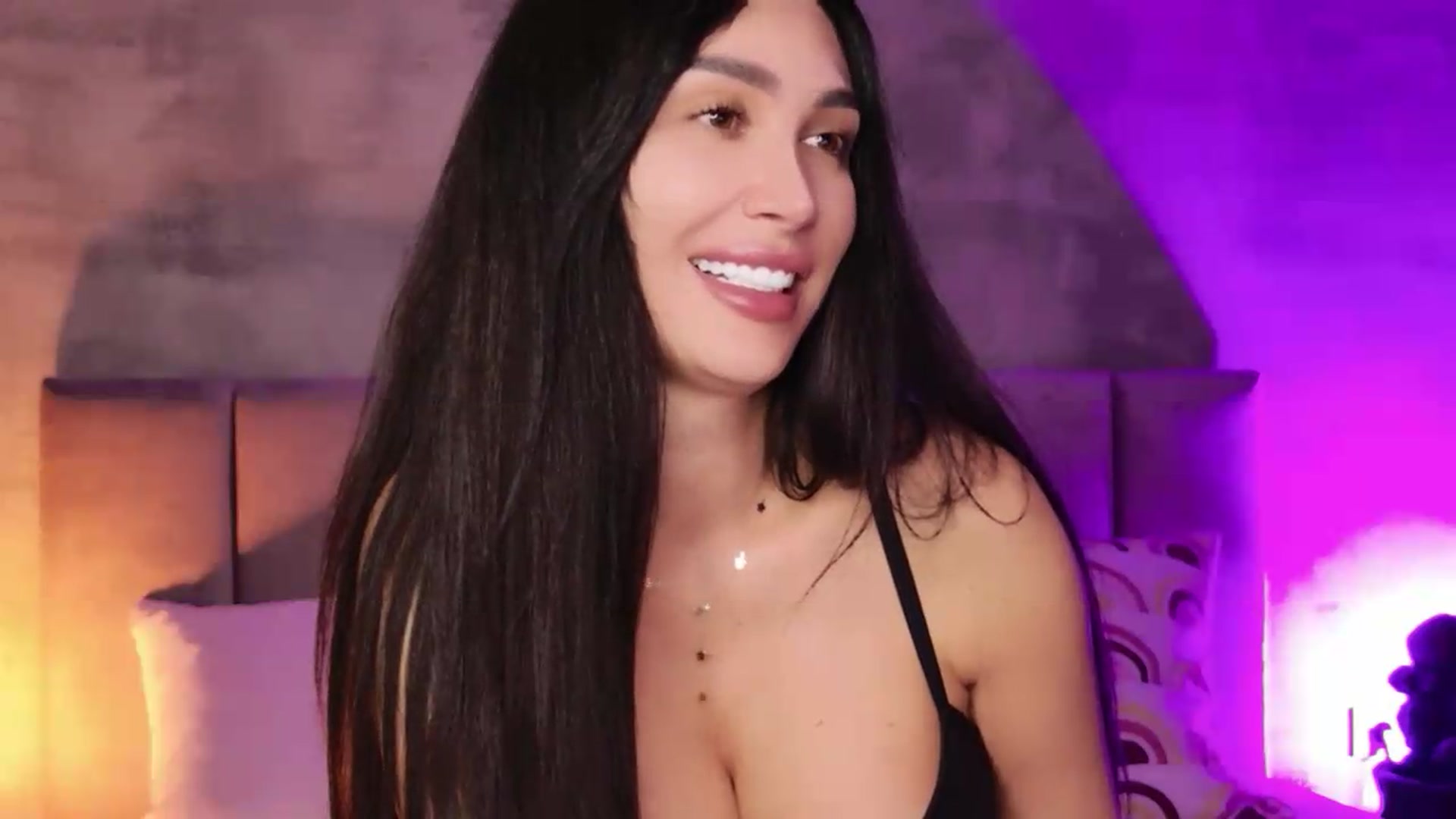 Gallery image thumbnail from Monalise's myfreecams stream on, 08/14/2026, 19:43 image 10 of 20