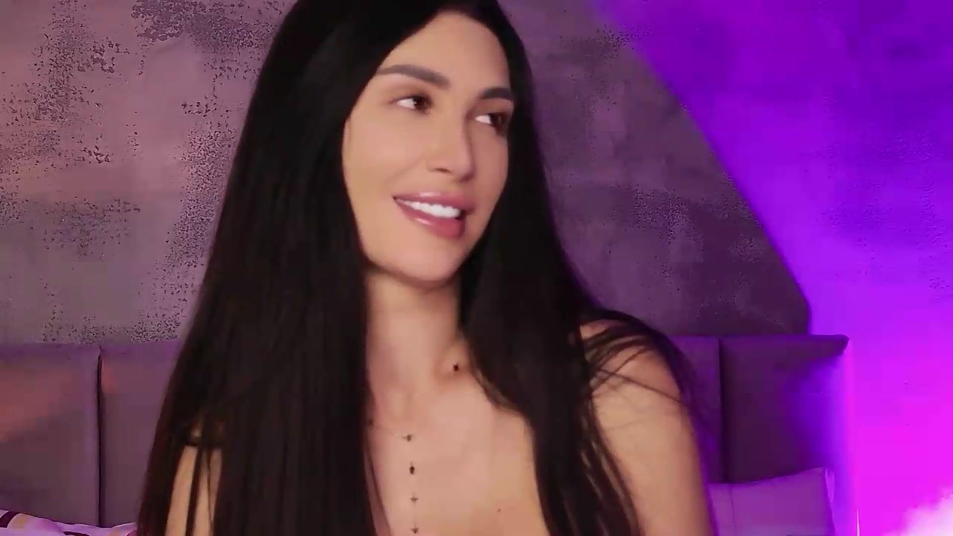 Gallery image thumbnail from Monalise's myfreecams stream on, 08/15/2026, 18:08 image 20 of 20