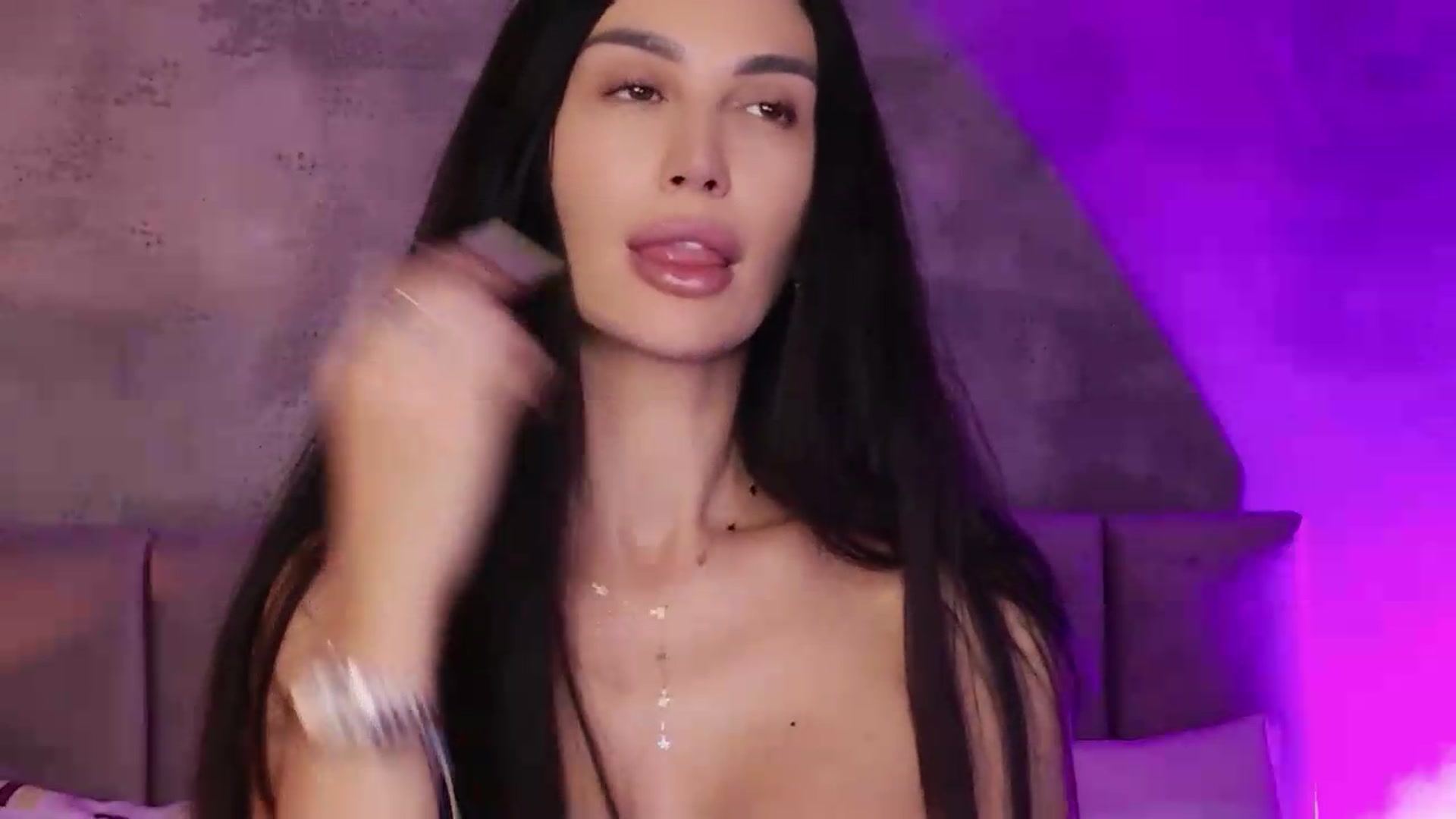Gallery image thumbnail from Monalise's myfreecams stream on, 08/15/2026, 18:08 image 14 of 20