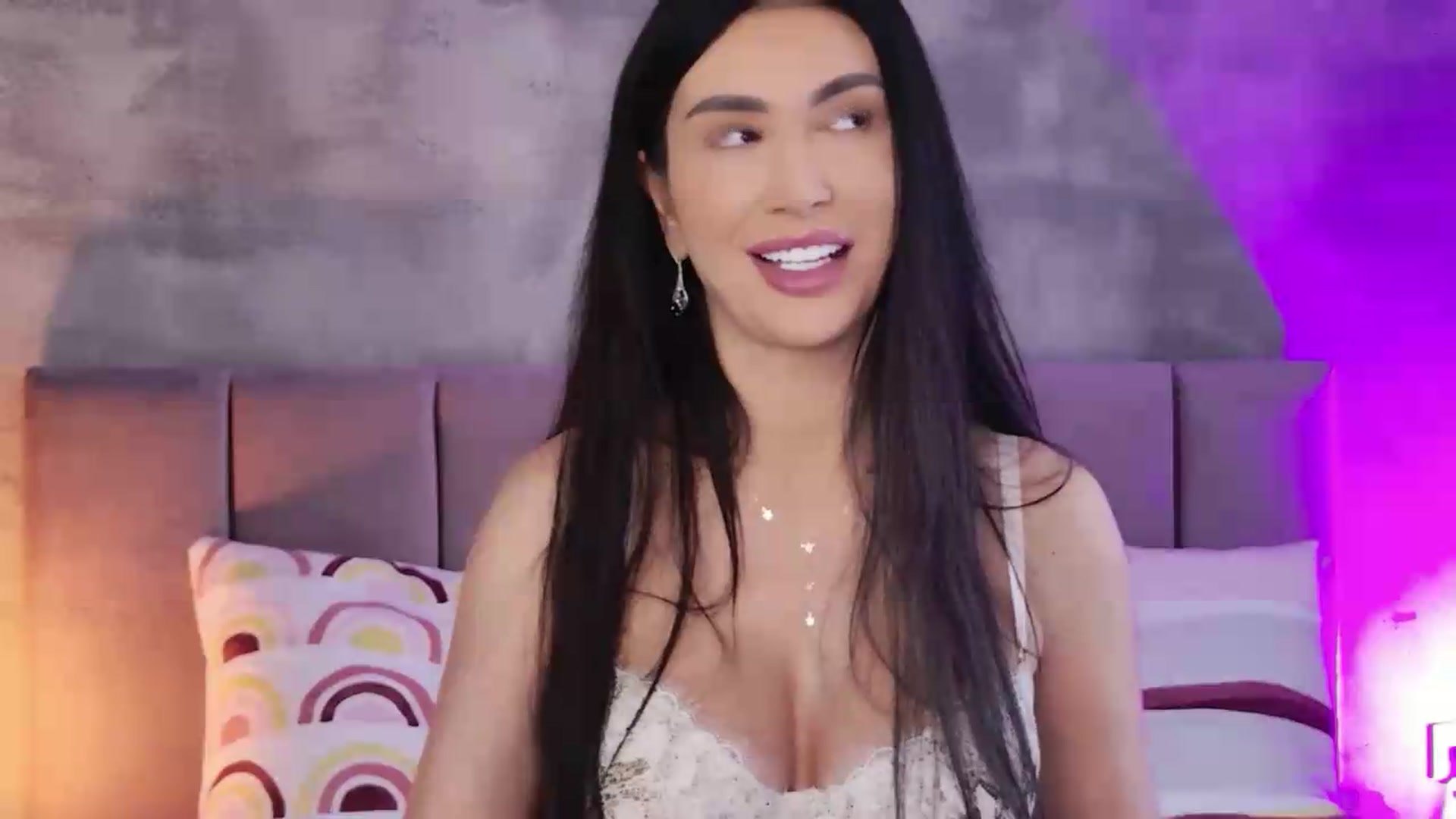 Gallery image thumbnail from Monalise's myfreecams stream on, 08/20/2026, 13:31 image 8 of 20