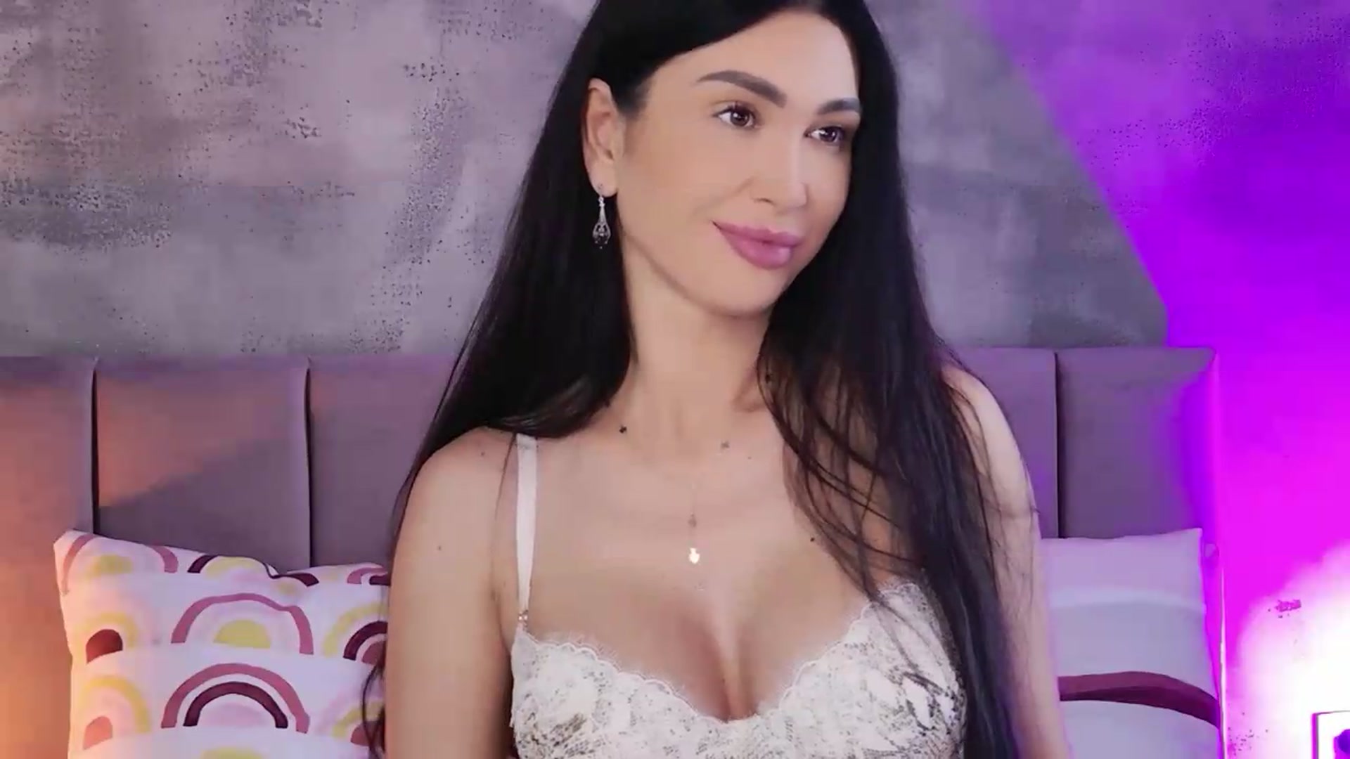Gallery image thumbnail from Monalise's myfreecams stream on, 08/20/2026, 13:31 image 16 of 20