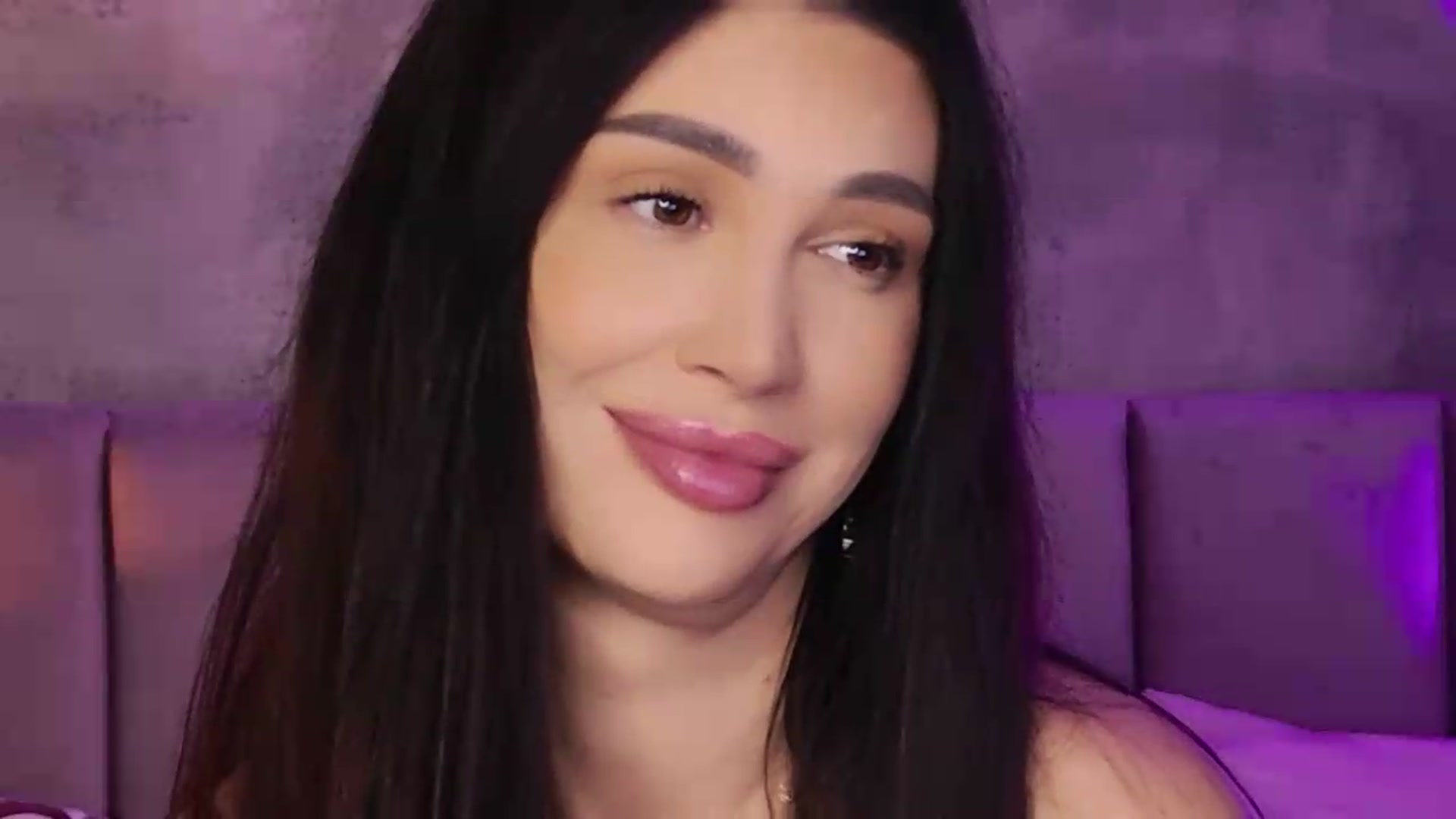 Gallery image thumbnail from Monalise's myfreecams stream on, 08/21/2026, 17:36 image 18 of 20