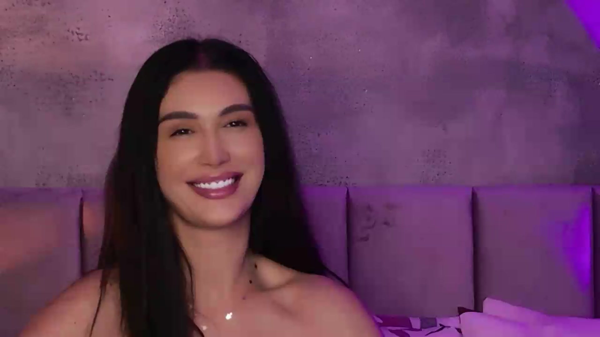 Gallery image thumbnail from Monalise's myfreecams stream on, 08/22/2026, 18:15 image 15 of 20