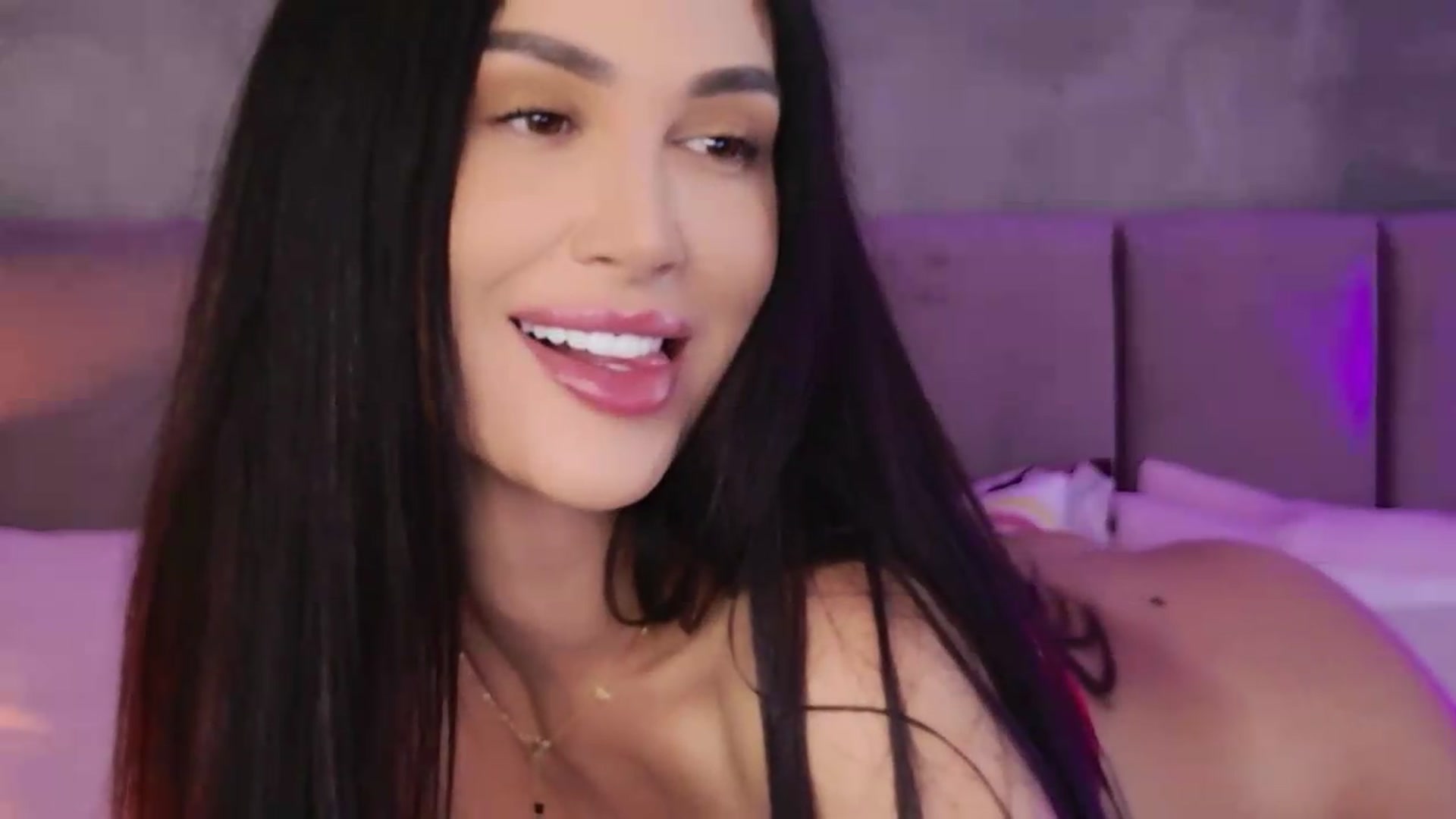 Gallery image thumbnail from Monalise's myfreecams stream on, 08/23/2026, 16:16 image 10 of 20