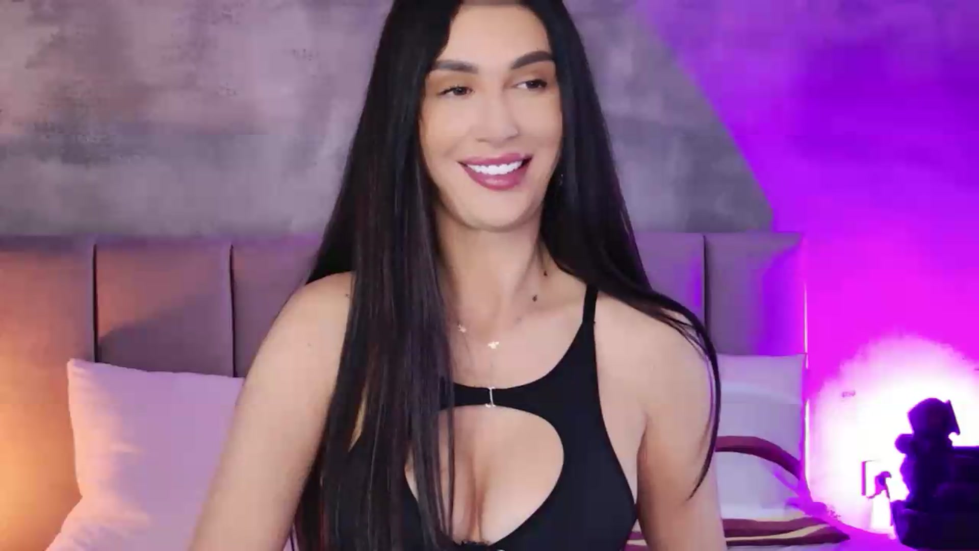 Gallery image thumbnail from Monalise's myfreecams stream on, 08/26/2026, 18:11 image 14 of 20