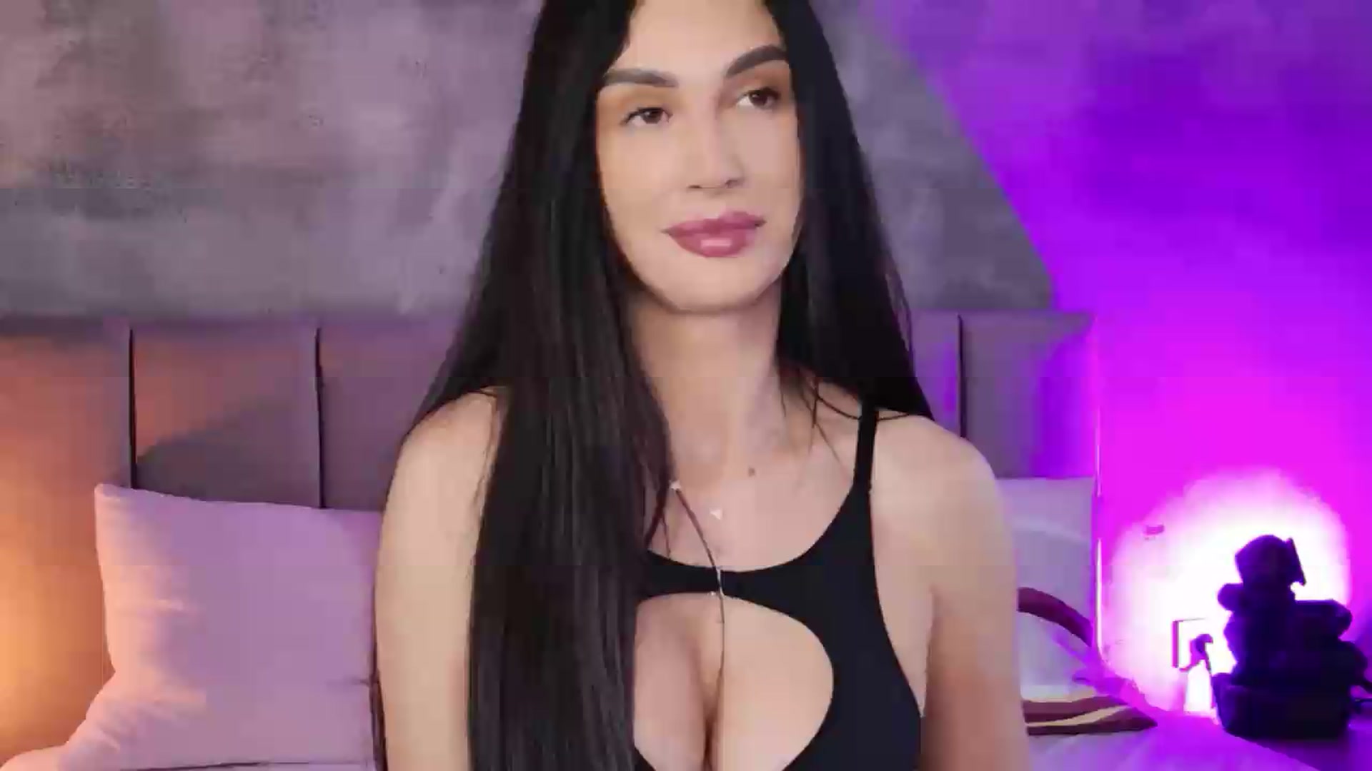 Gallery image thumbnail from Monalise's myfreecams stream on, 08/26/2026, 18:10 image 1 of 20