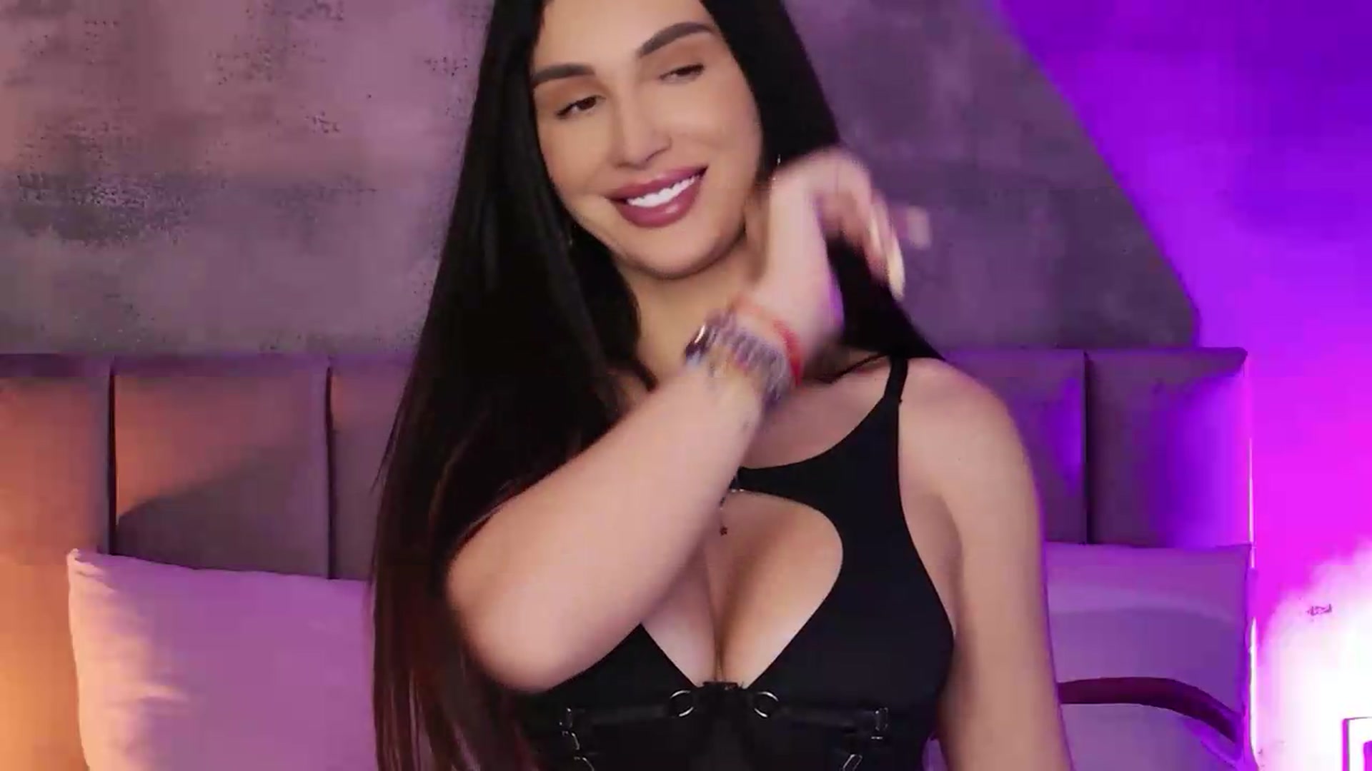 Gallery image thumbnail from Monalise's myfreecams stream on, 08/26/2026, 18:09 image 18 of 20