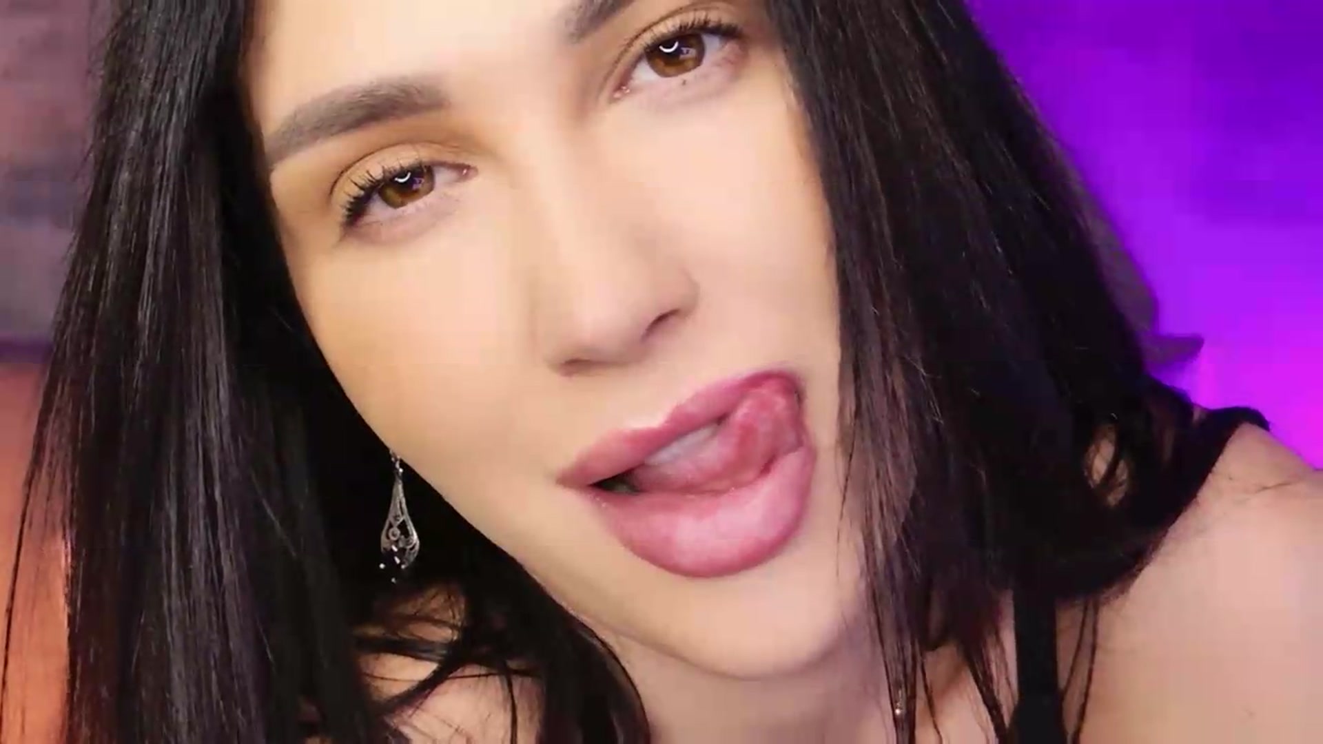 Gallery image thumbnail from Monalise's myfreecams stream on, 08/26/2026, 18:09 image 19 of 20
