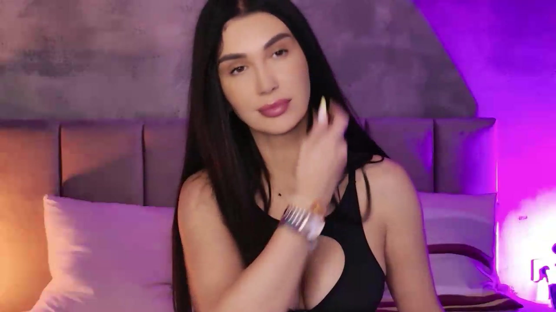 Gallery image thumbnail from Monalise's myfreecams stream on, 08/26/2026, 18:09 image 11 of 20