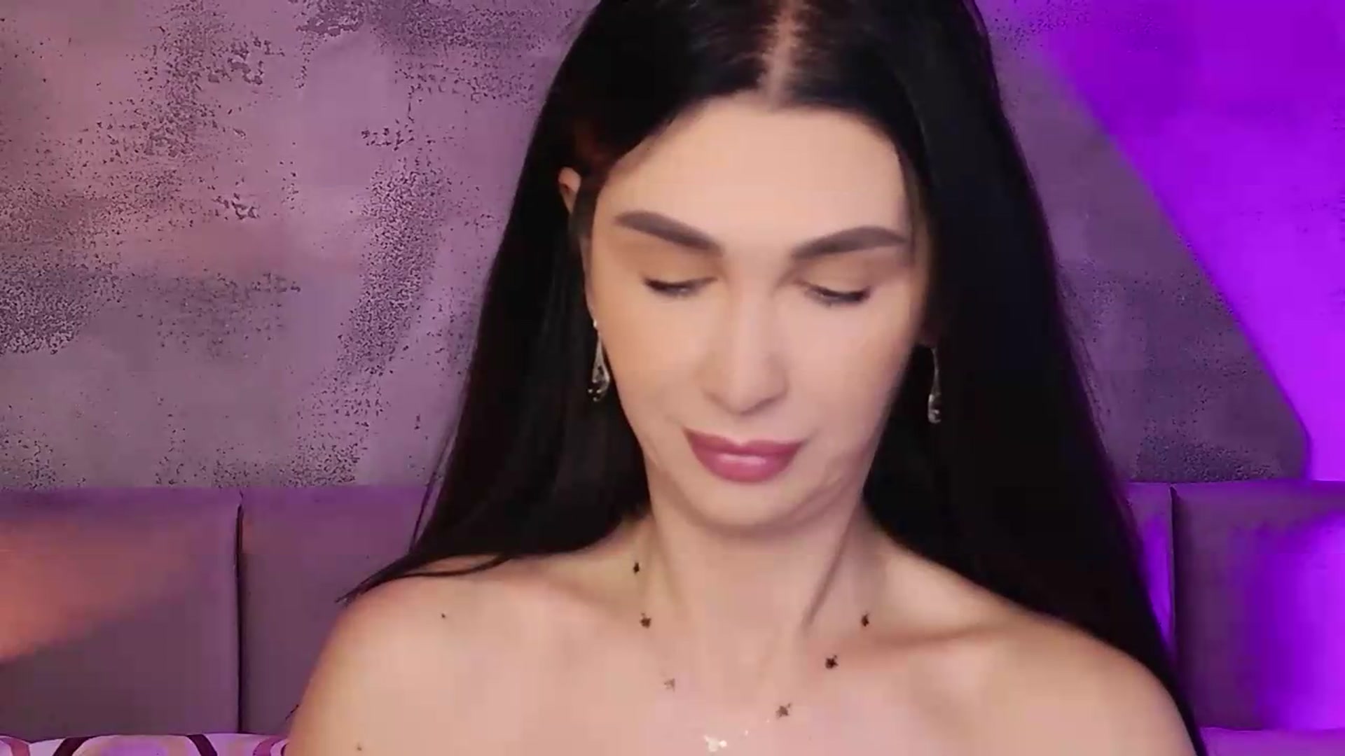 Gallery image thumbnail from Monalise's myfreecams stream on, 08/27/2026, 16:37 image 7 of 20