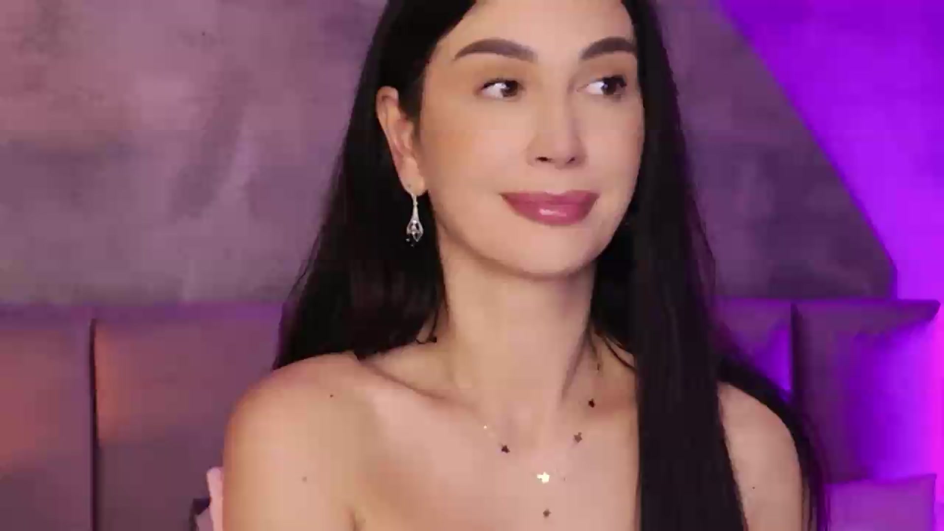 Gallery image thumbnail from Monalise's myfreecams stream on, 08/27/2026, 18:12 image 17 of 20