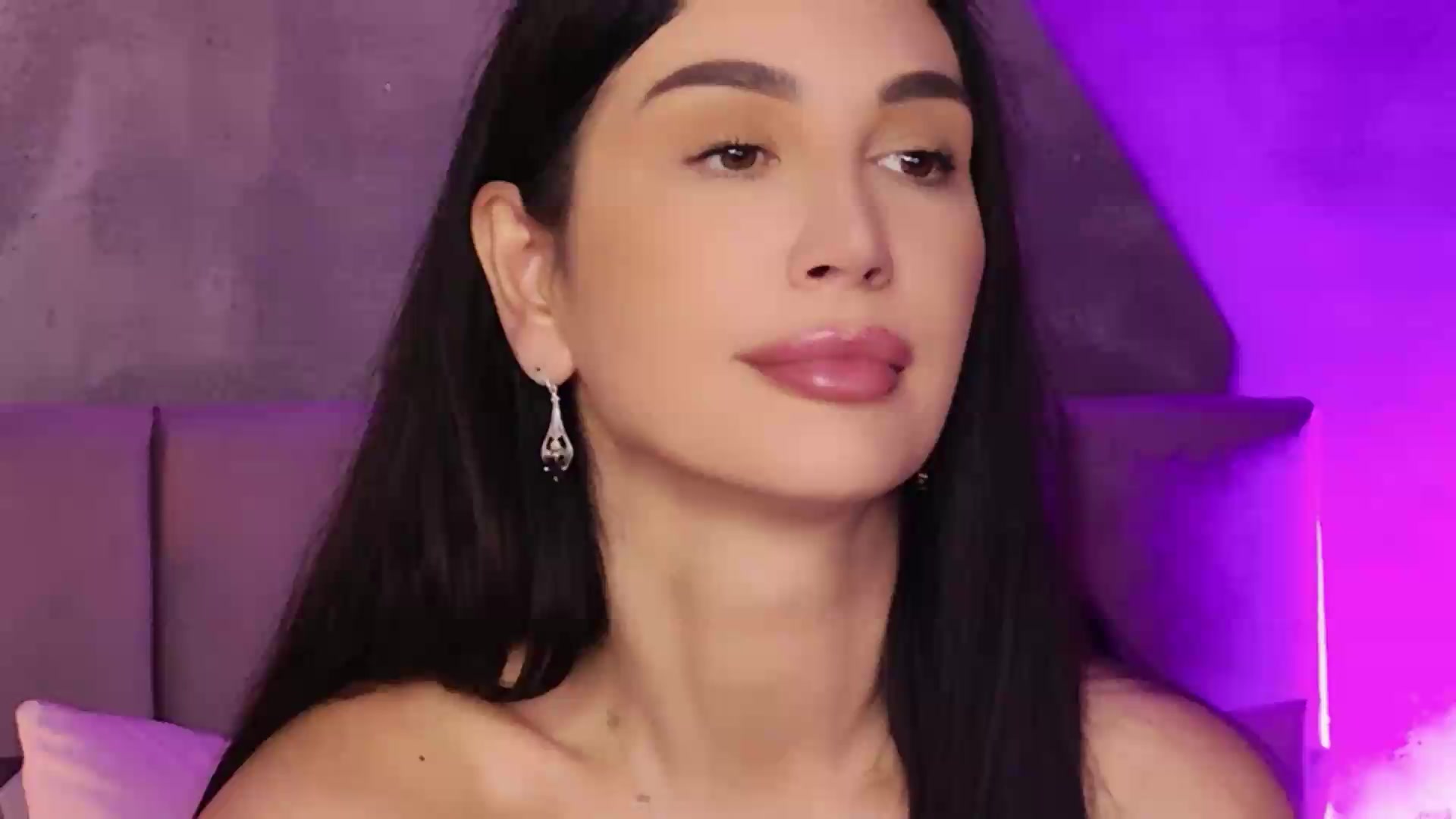 Gallery image thumbnail from Monalise's myfreecams stream on, 08/27/2026, 18:44 image 12 of 20