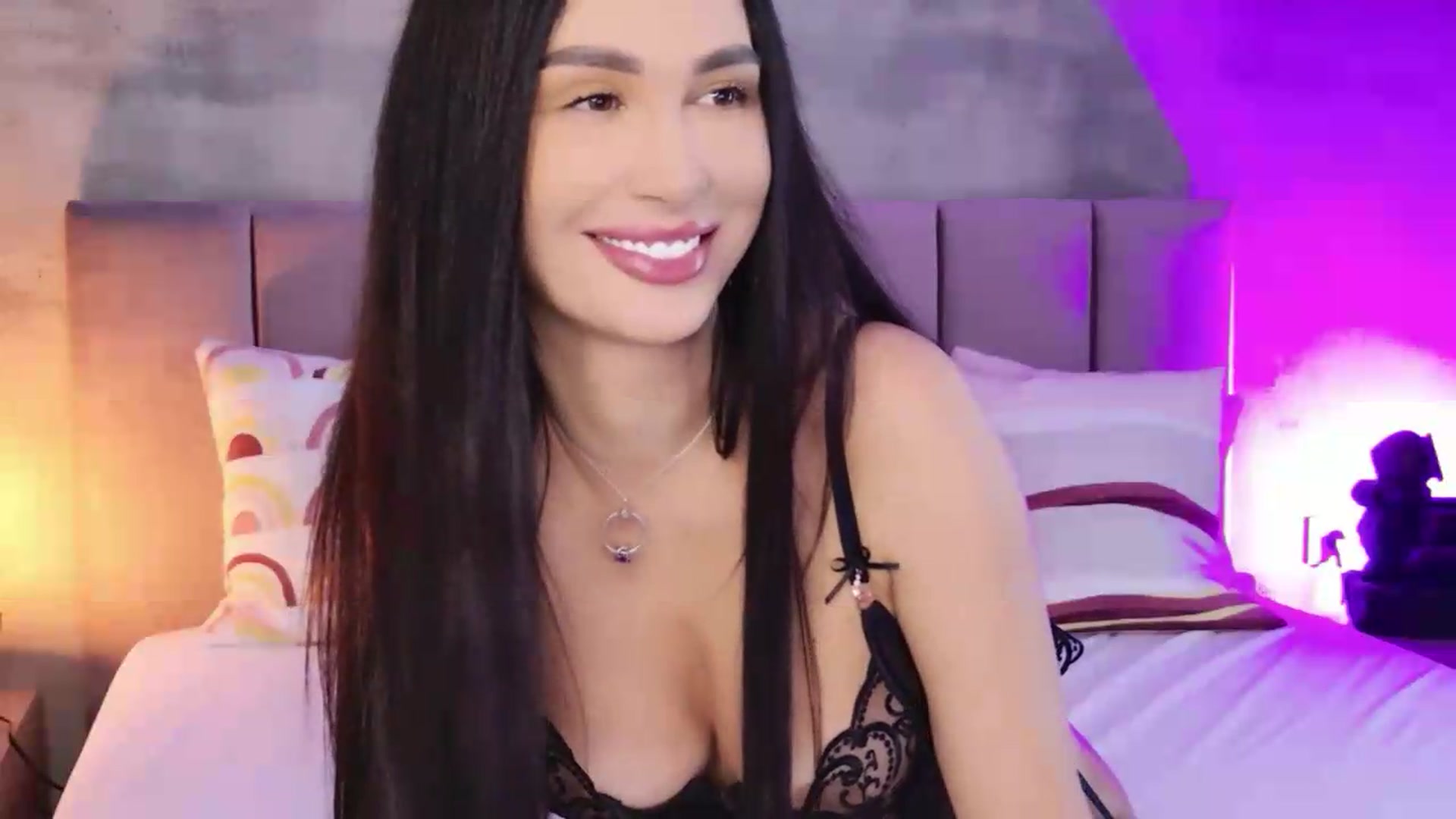 Gallery image thumbnail from Monalise's myfreecams stream on, 08/28/2026, 16:16 image 8 of 20