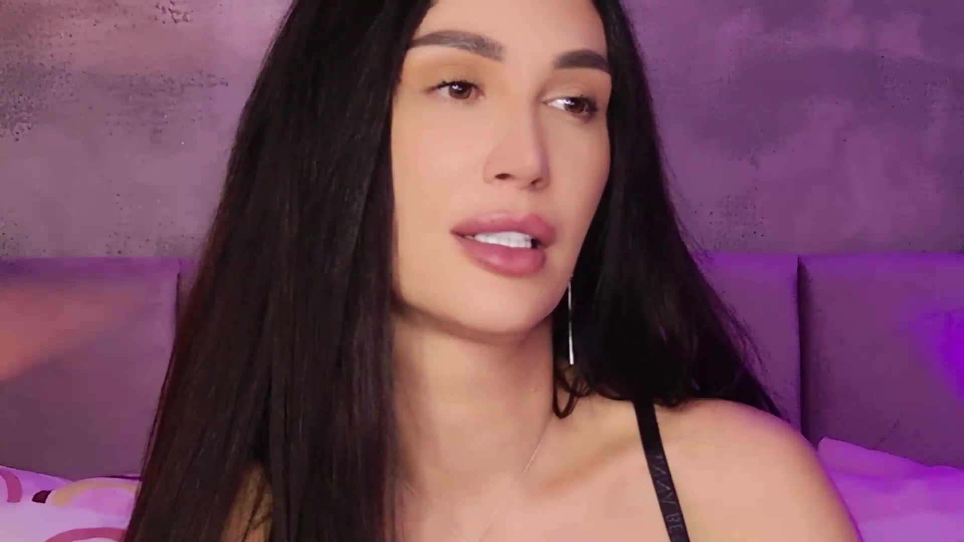 Gallery image thumbnail from Monalise's myfreecams stream on, 08/28/2026, 19:08 image 20 of 20