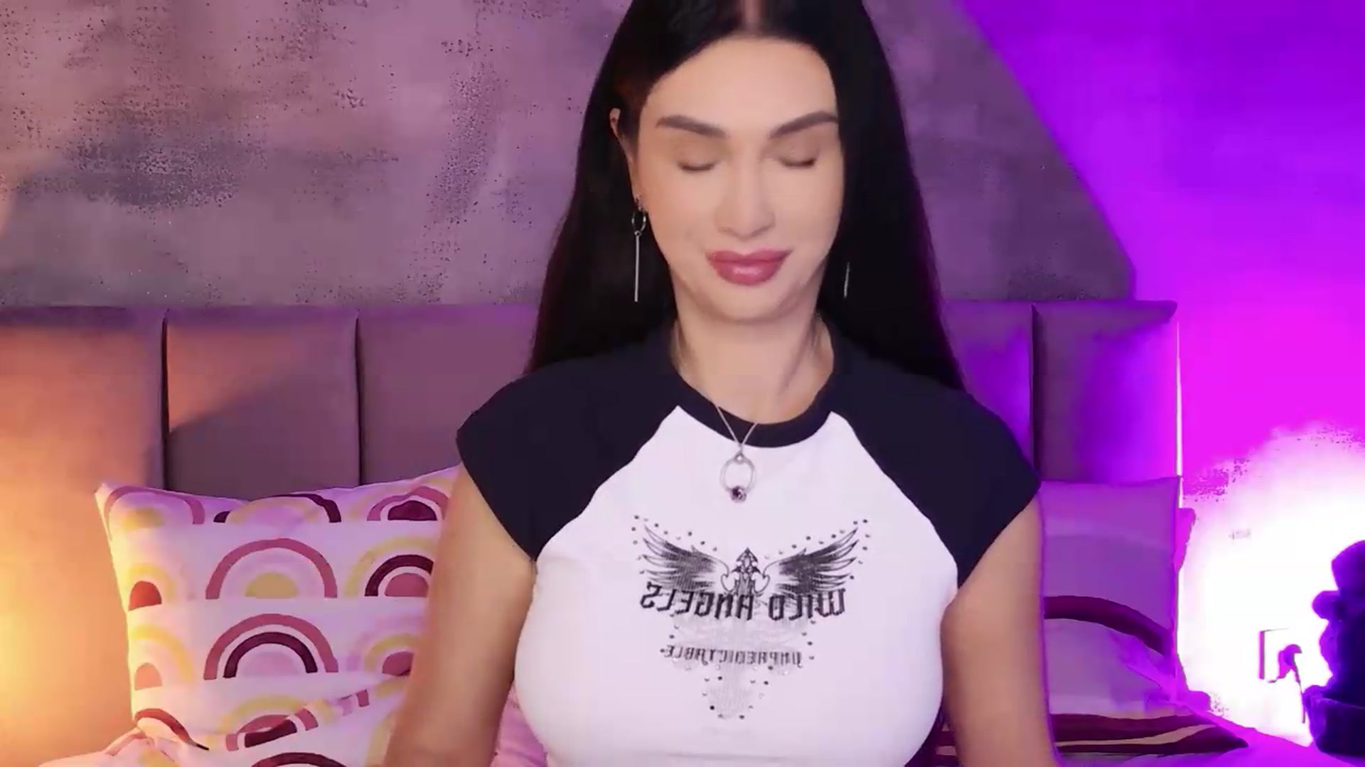 Gallery image thumbnail from Monalise's myfreecams stream on, 08/29/2026, 17:00 image 2 of 20