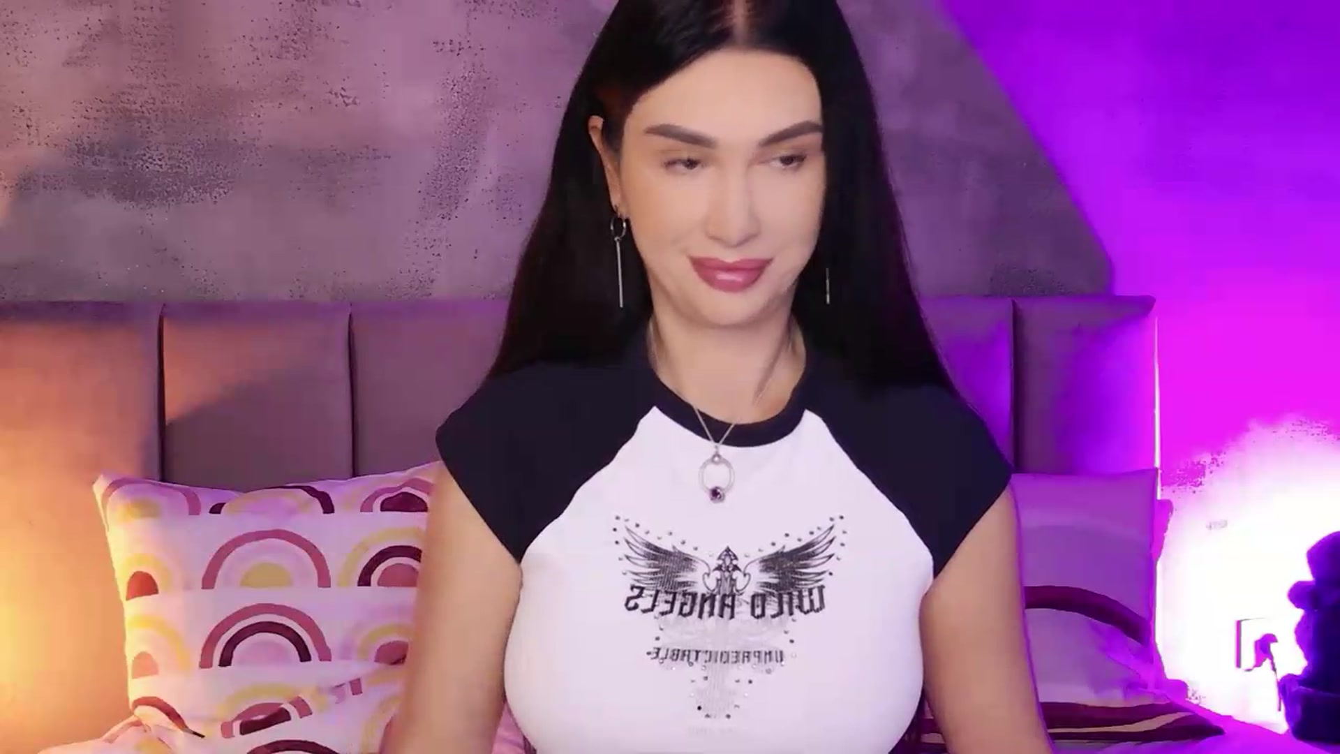 Gallery image thumbnail from Monalise's myfreecams stream on, 08/29/2026, 17:00 image 6 of 20