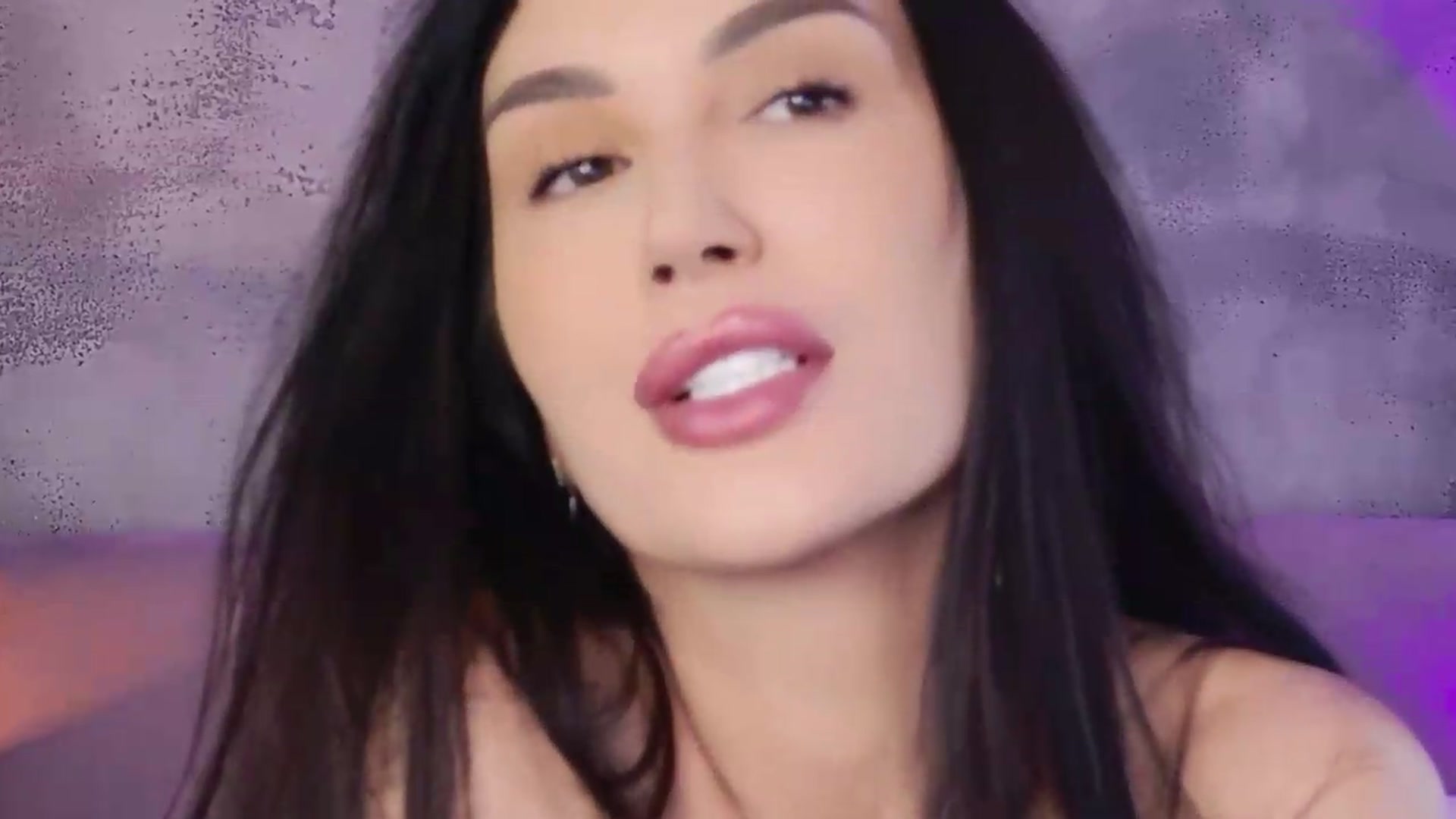 Gallery image thumbnail from Monalise's myfreecams stream on, 08/30/2026, 15:58 image 9 of 20