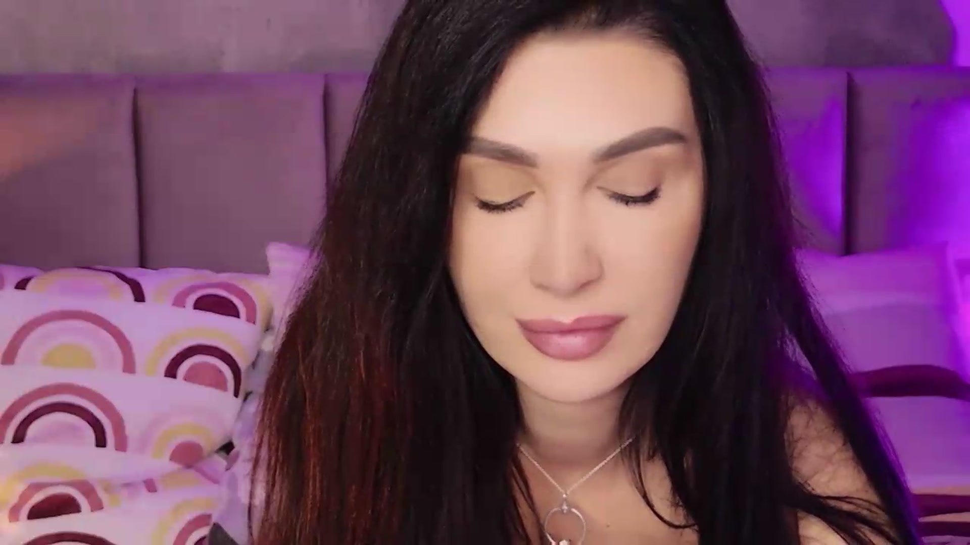 Gallery image thumbnail from Monalise's myfreecams stream on, 08/30/2026, 19:05 image 18 of 20