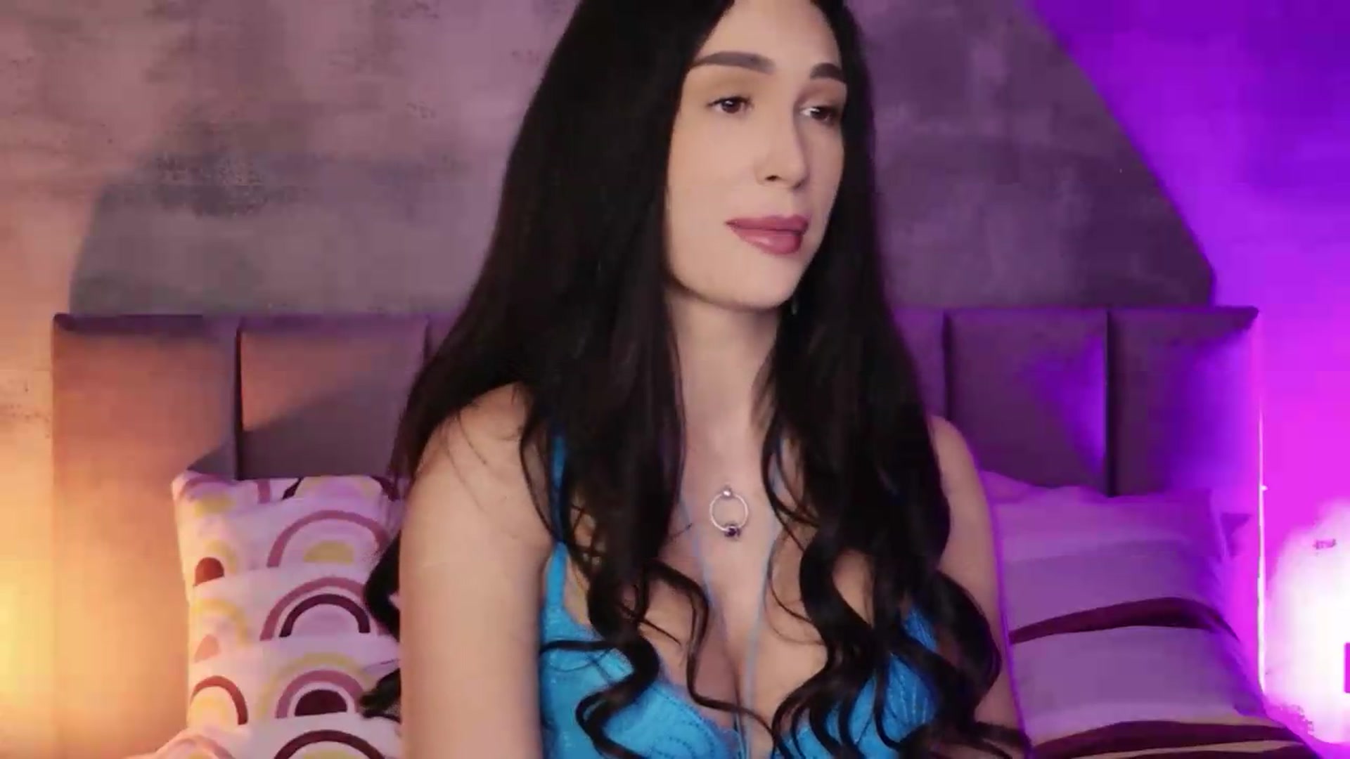 Gallery image thumbnail from Monalise's myfreecams stream on, 08/31/2026, 18:03 image 16 of 20