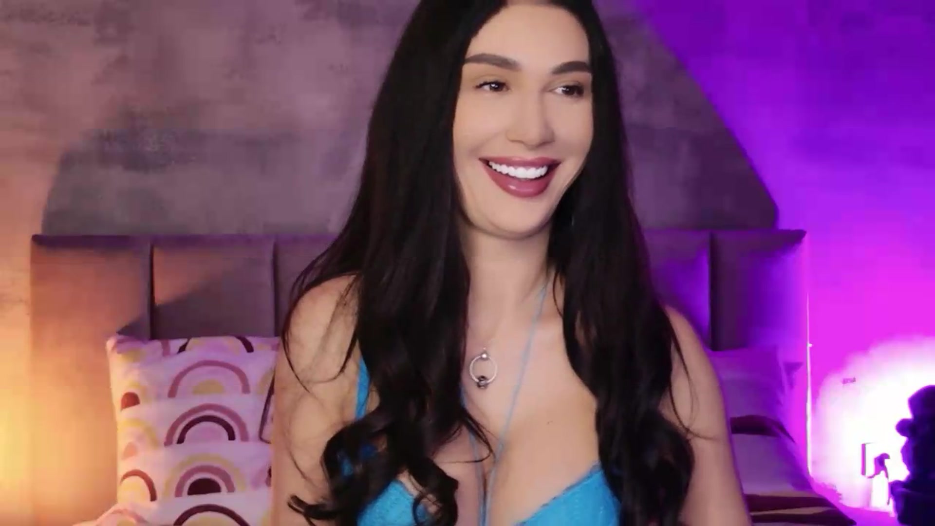 Gallery image thumbnail from Monalise's myfreecams stream on, 08/31/2026, 18:03 image 2 of 20