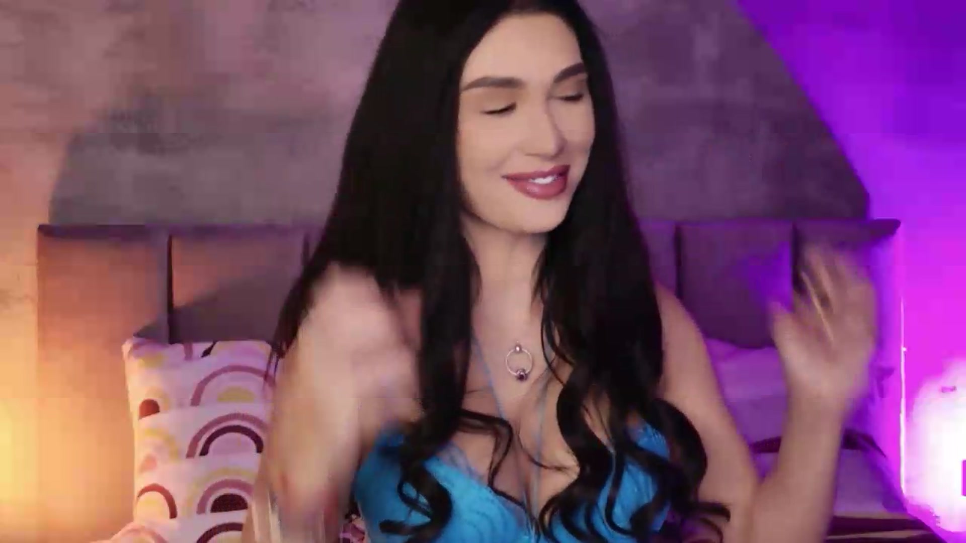 Gallery image thumbnail from Monalise's myfreecams stream on, 08/31/2026, 18:03 image 17 of 20