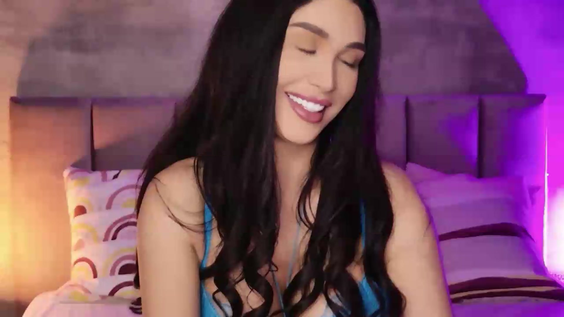 Gallery image thumbnail from Monalise's myfreecams stream on, 08/31/2026, 20:46 image 14 of 20