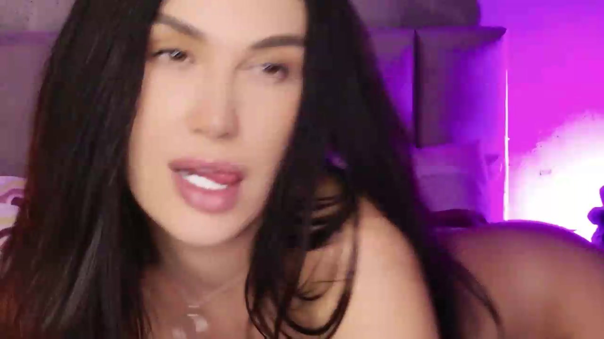 Gallery image thumbnail from Monalise's myfreecams stream on, 08/31/2026, 20:58 image 12 of 20